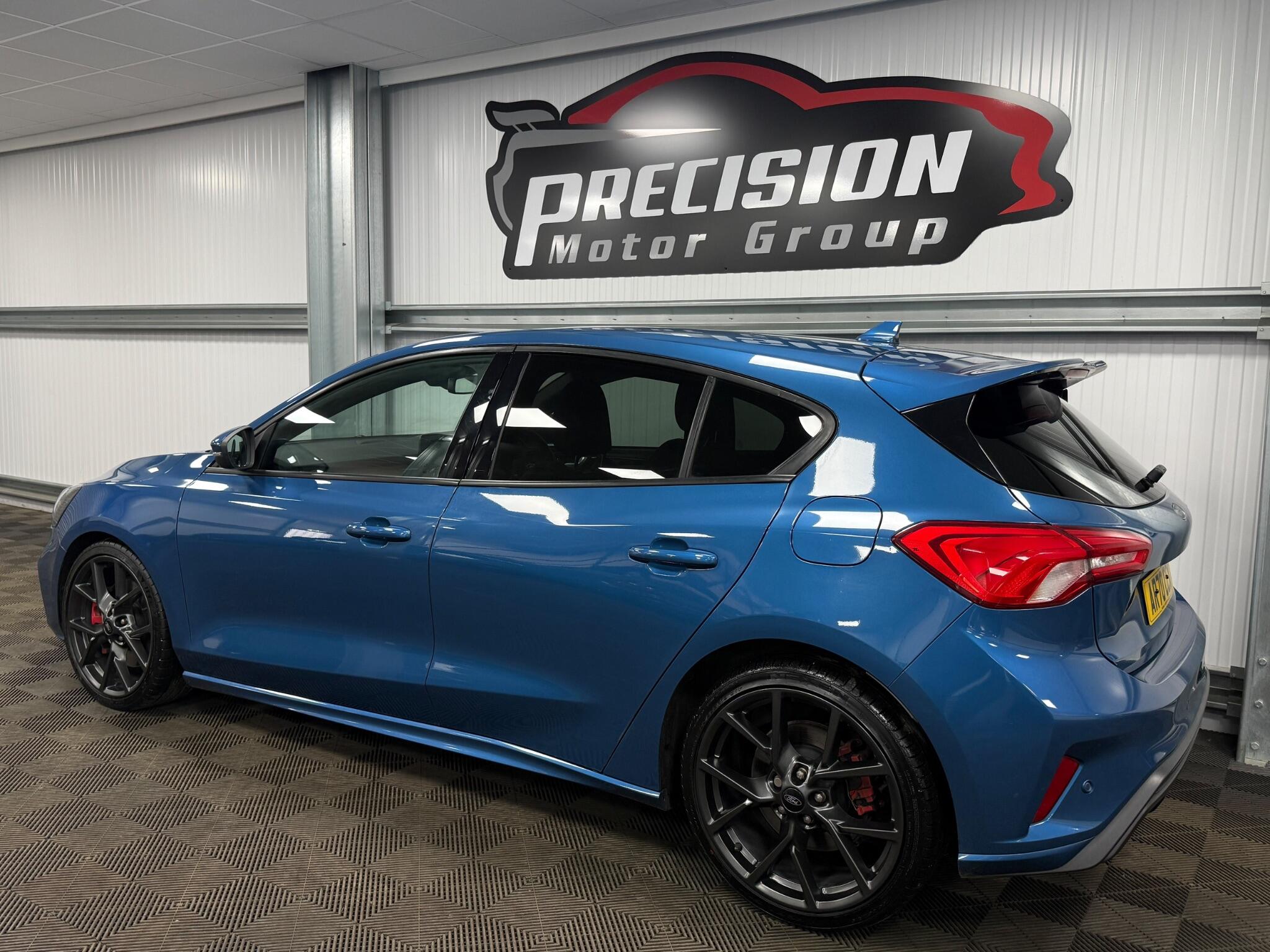Ford Focus view 8