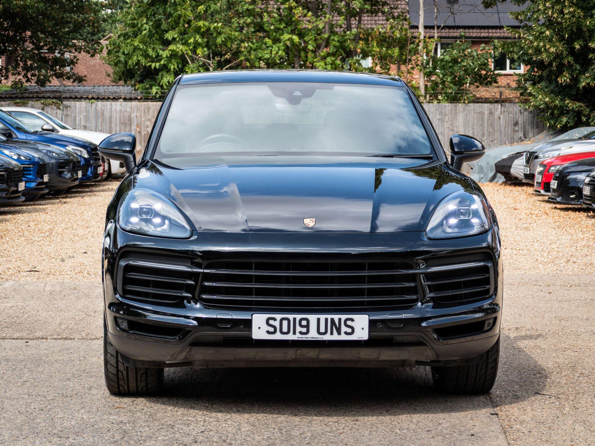 Porsche Cayenne view 8
