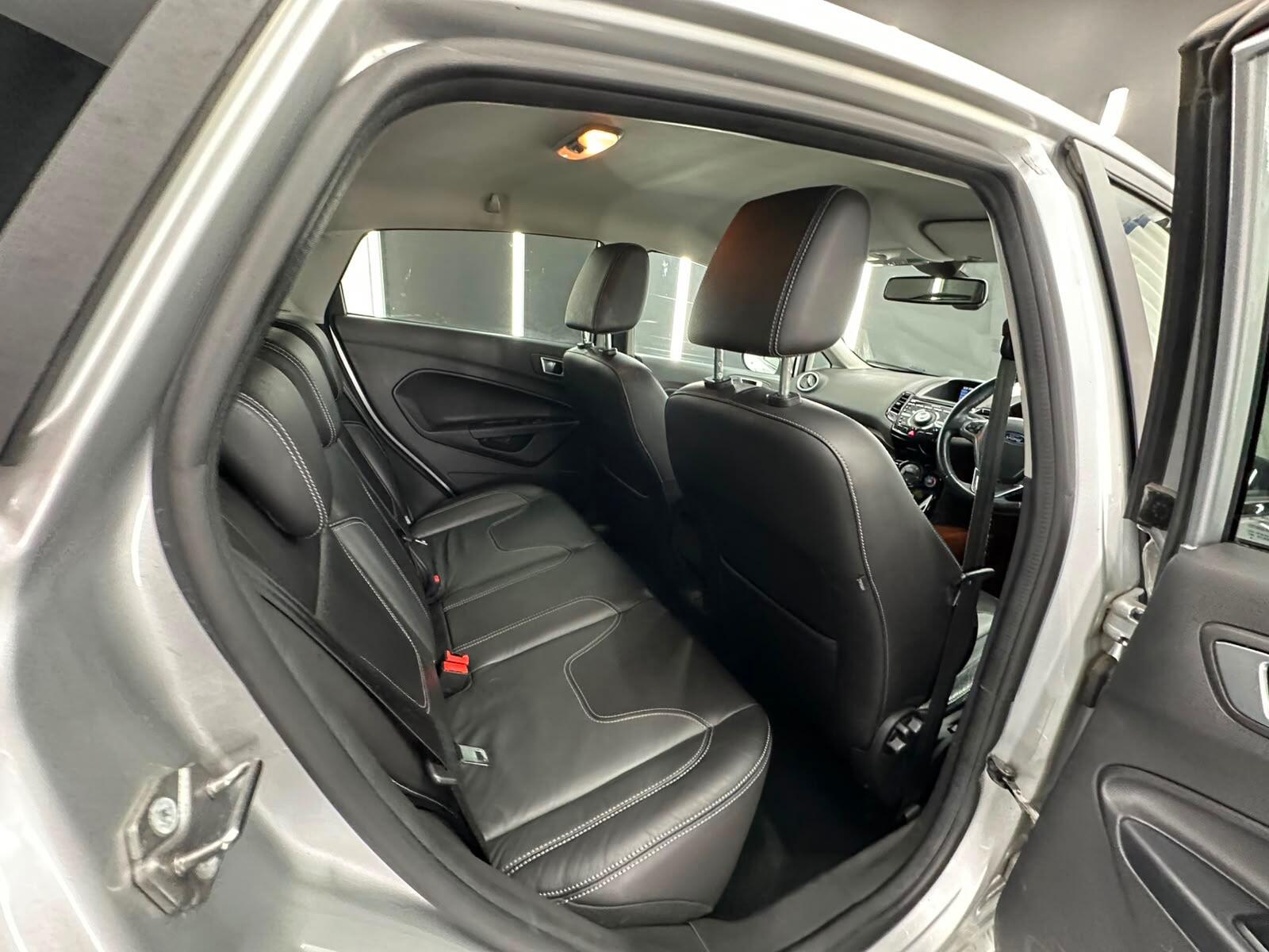 Ford Fiesta view 25