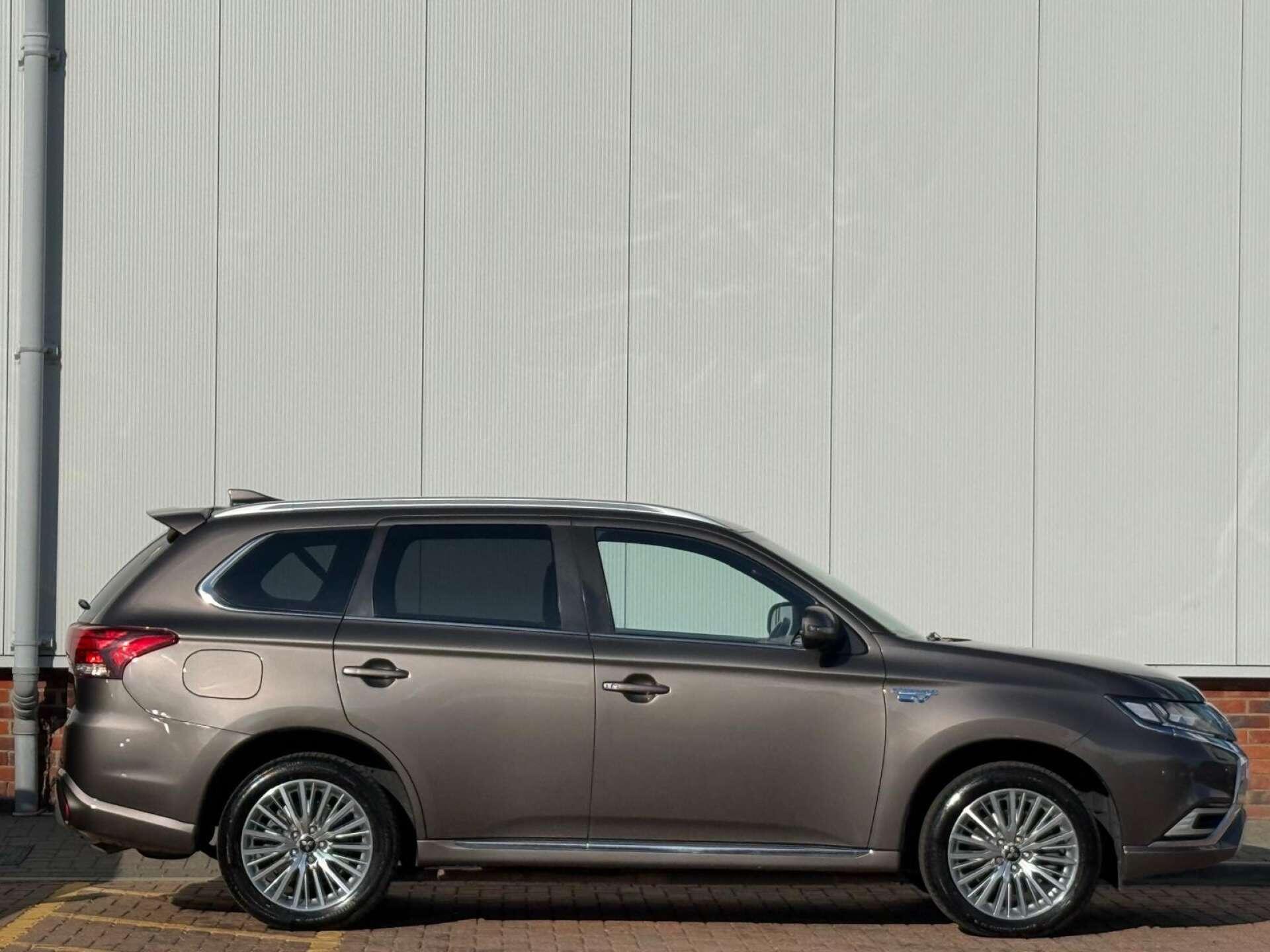 Mitsubishi Outlander view 7