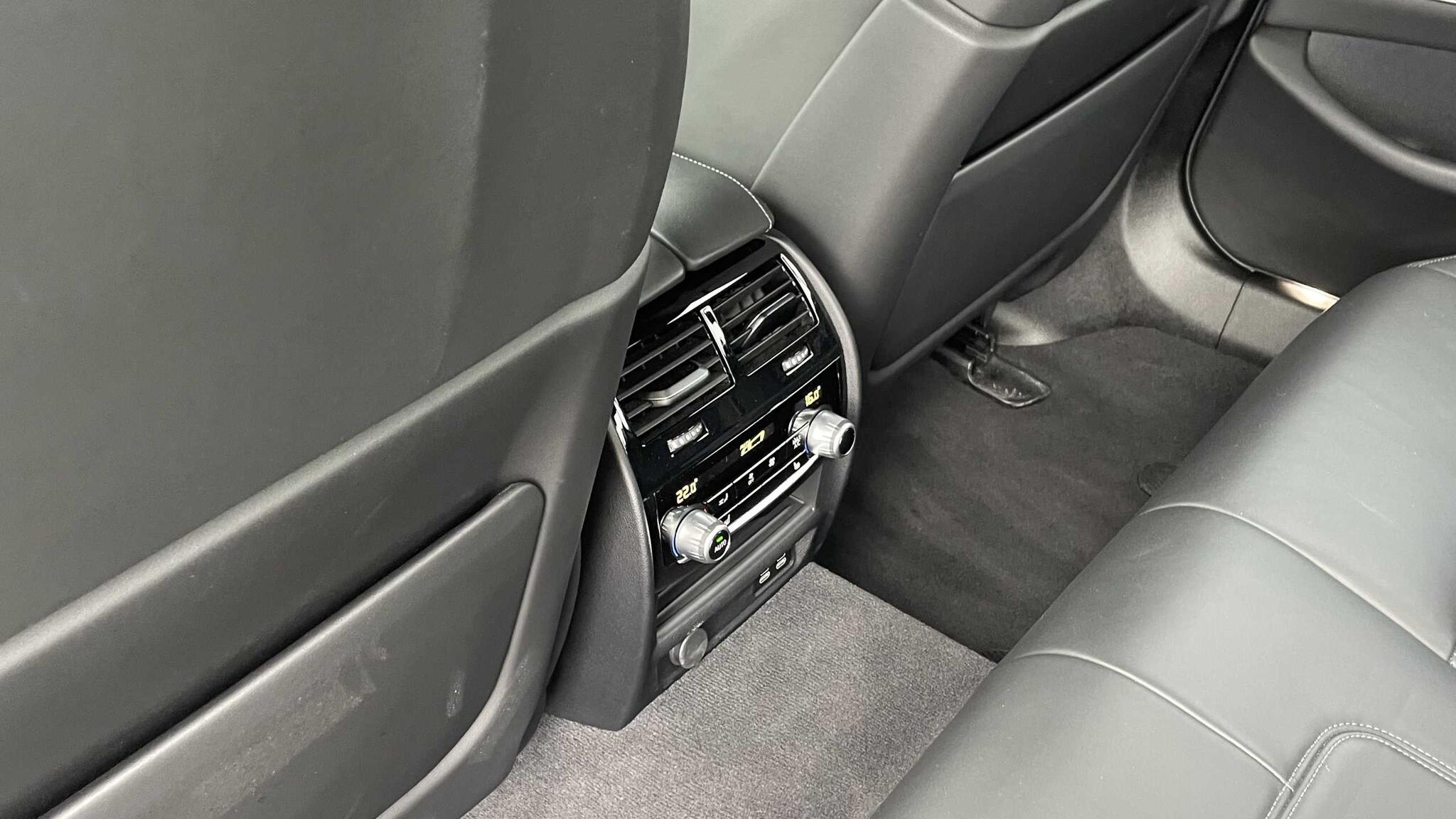 BMW M5 view 30