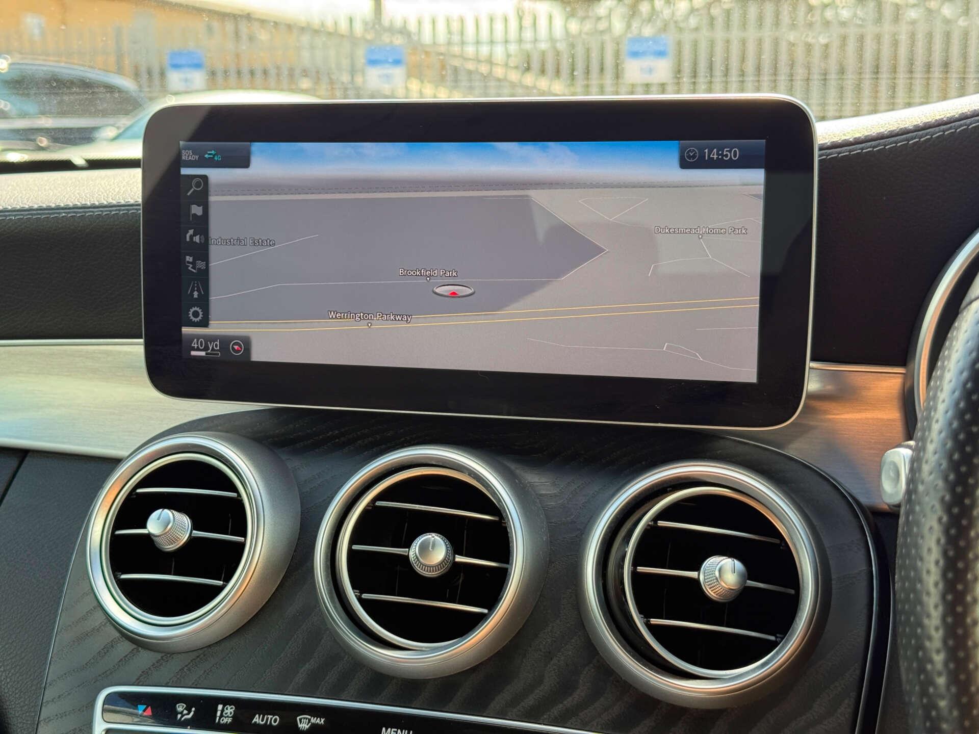 Mercedes-Benz C Class view 24