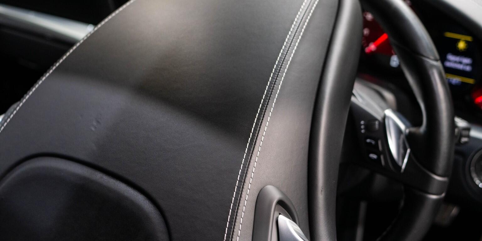 Porsche 911 view 30