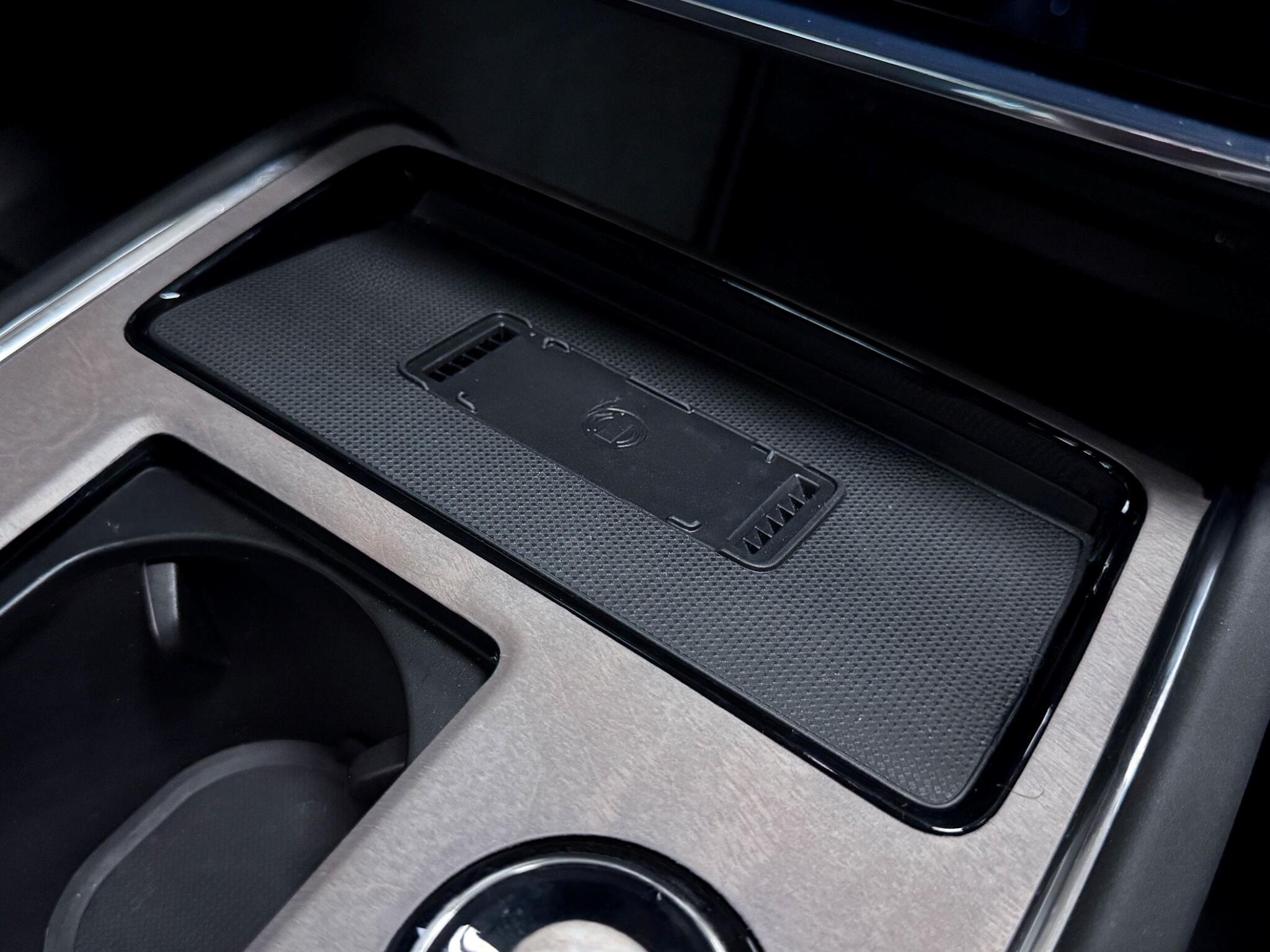 Volvo Ex90 view 35