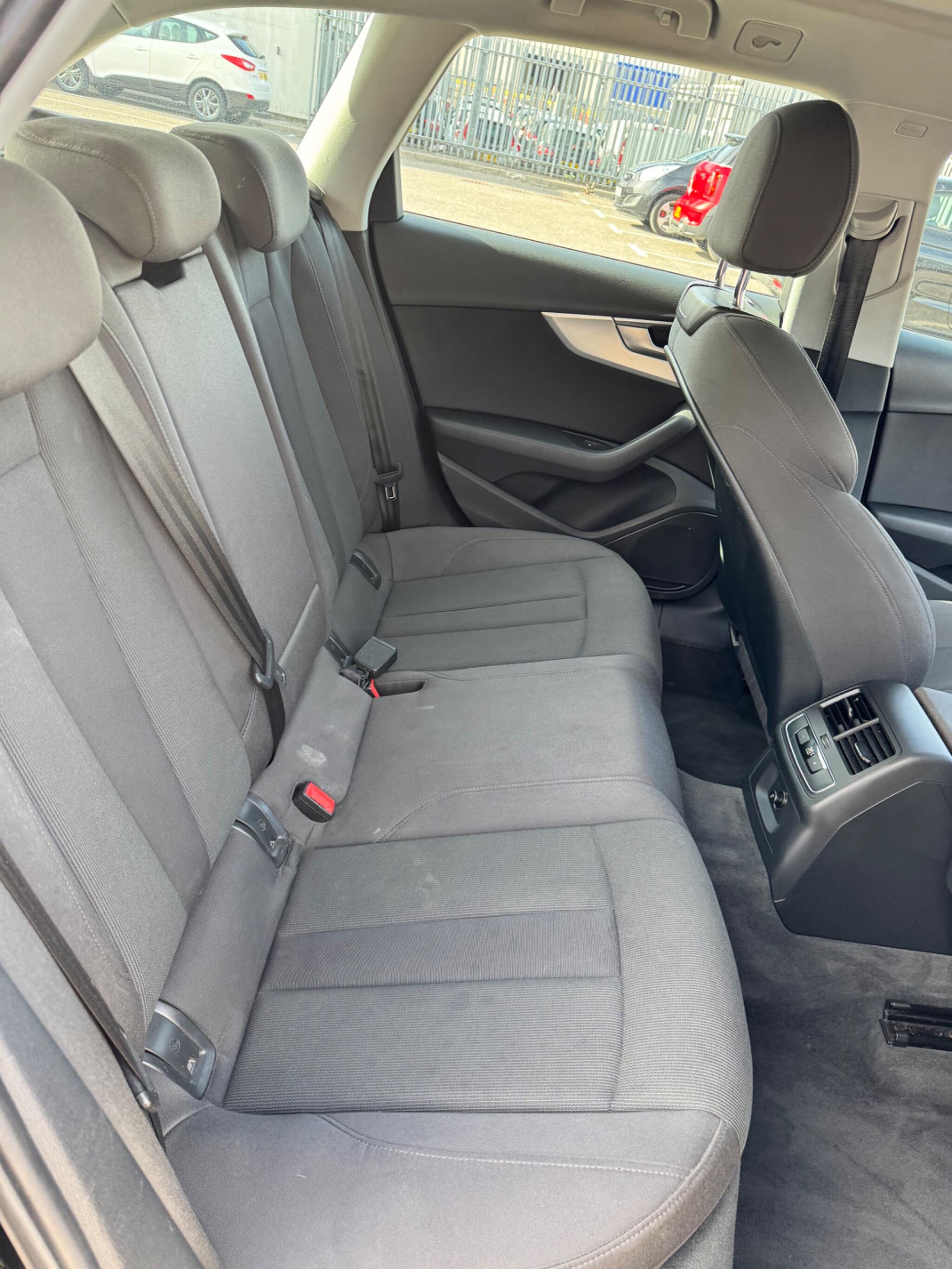 Audi A4 view 29