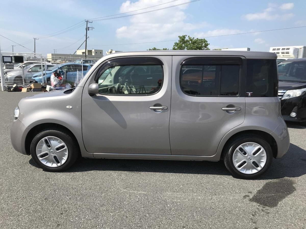 Nissan Cube view 5