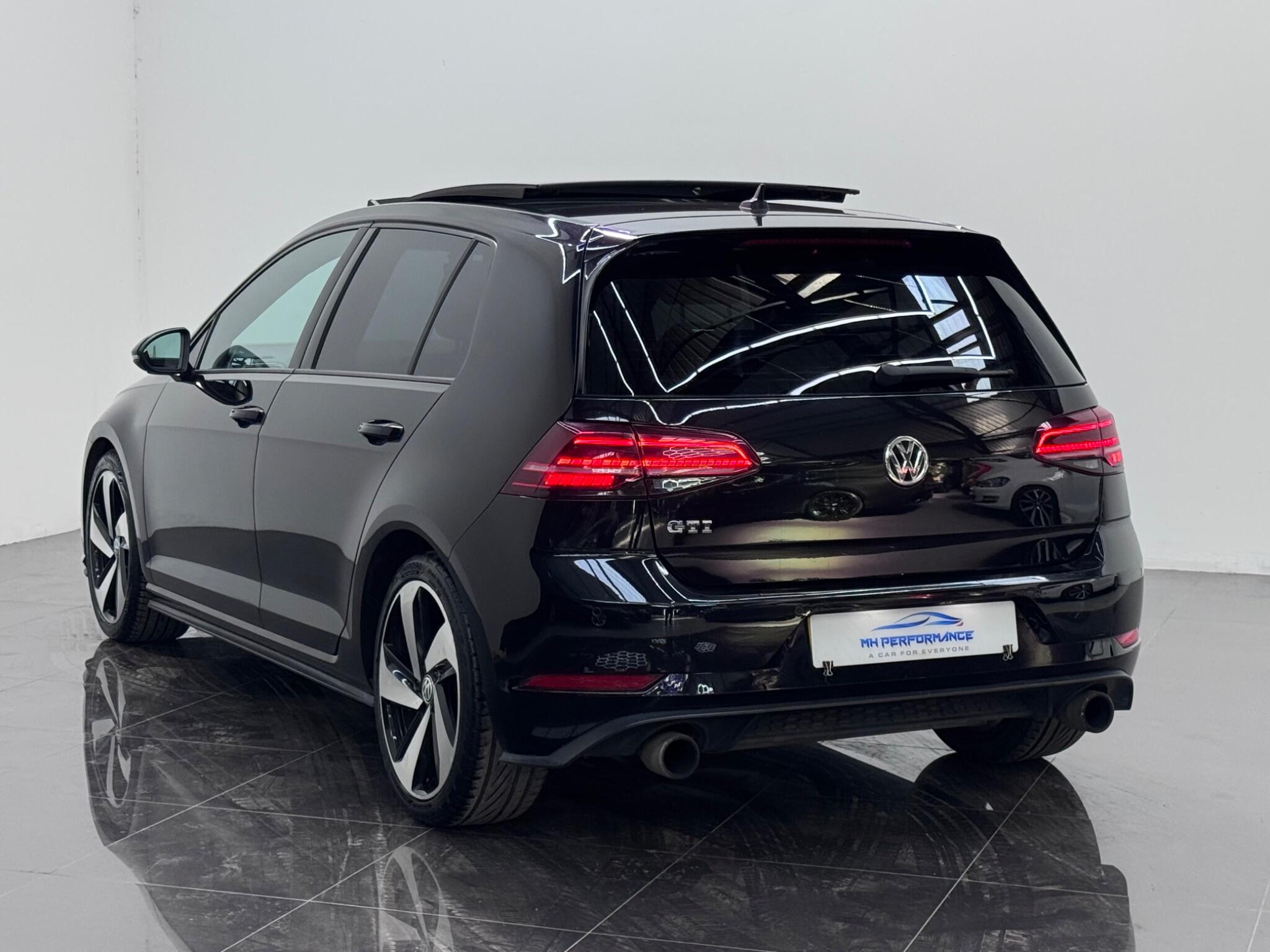 Volkswagen Golf view 58