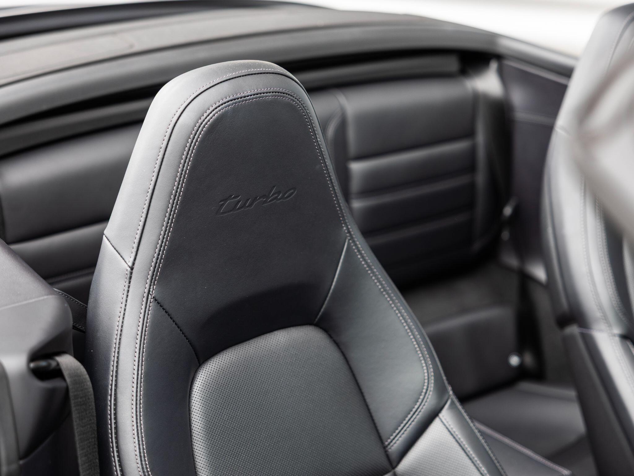 Porsche 911 view 36