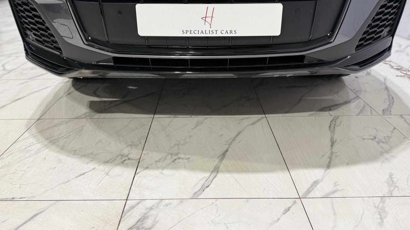 Audi Q7 view 42