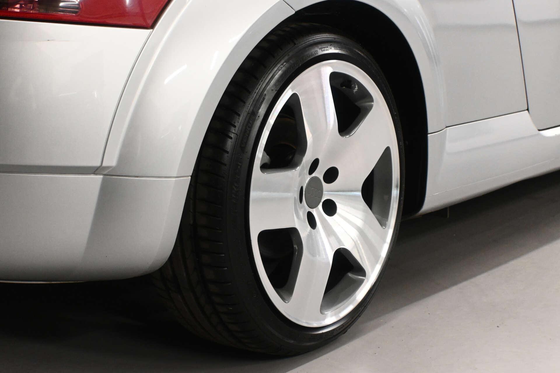 Audi TT view 41