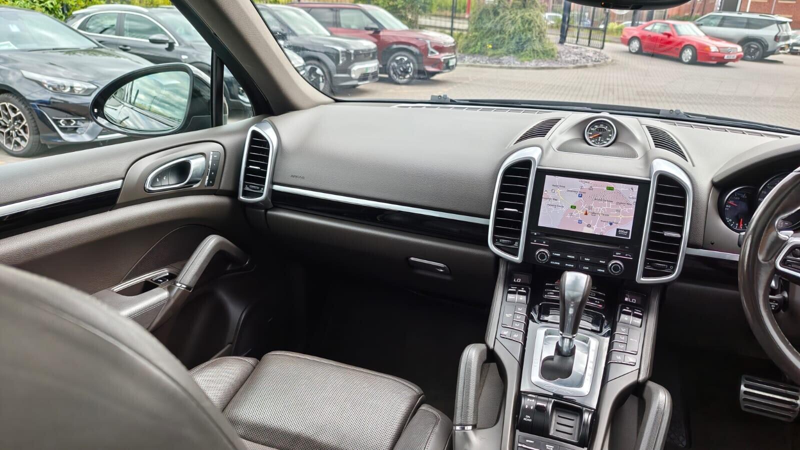 Porsche Cayenne view 20