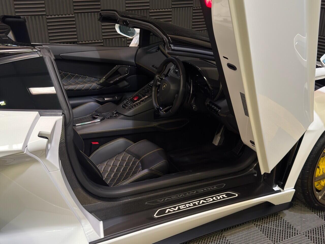 Lamborghini Aventador view 10