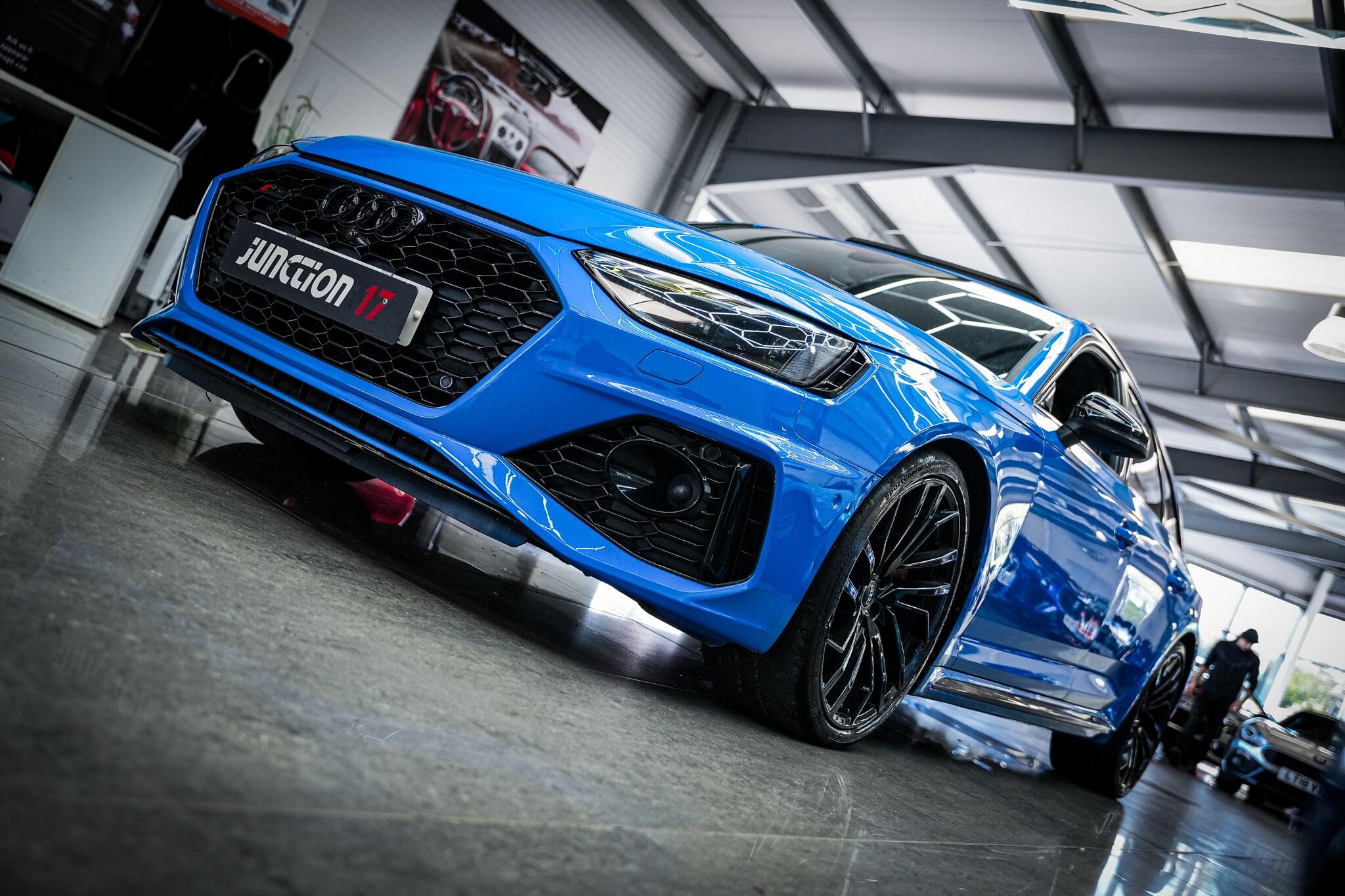 Audi RS4 view 33