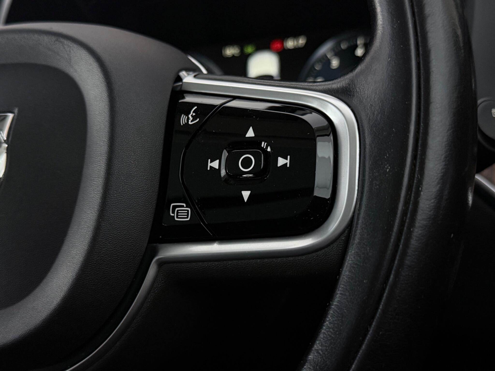 Volvo XC60 view 17