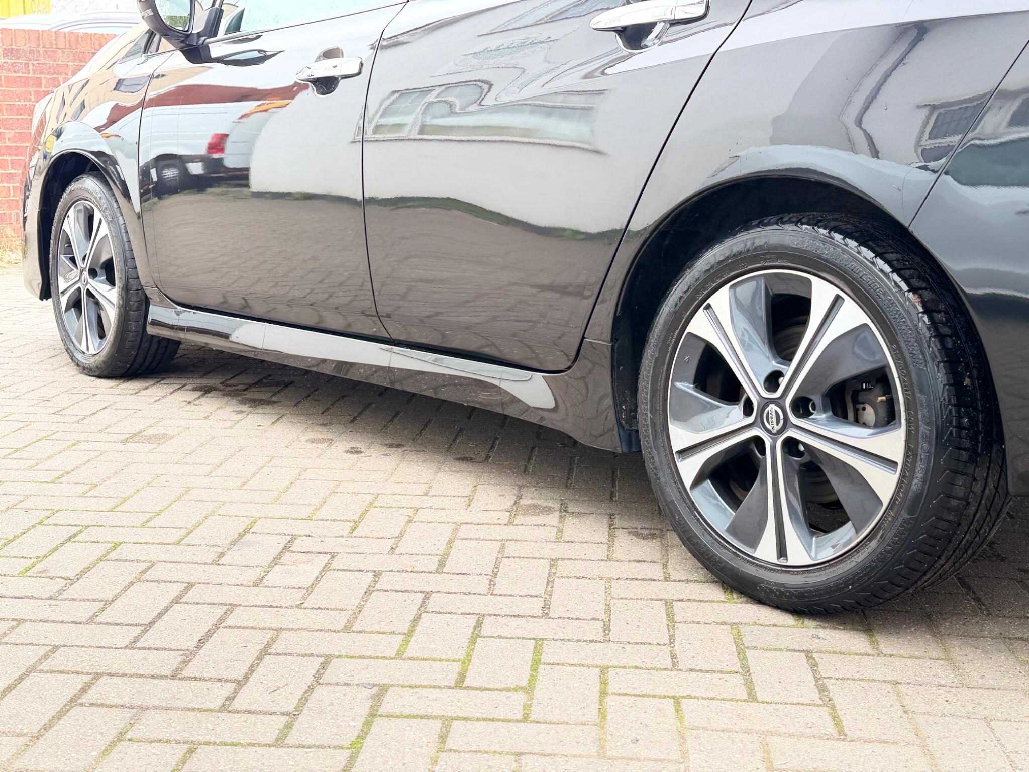 Nissan Leaf view 7