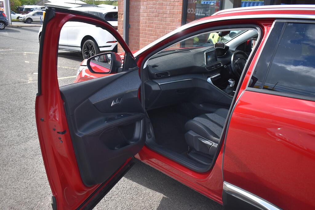 Peugeot 3008 view 34
