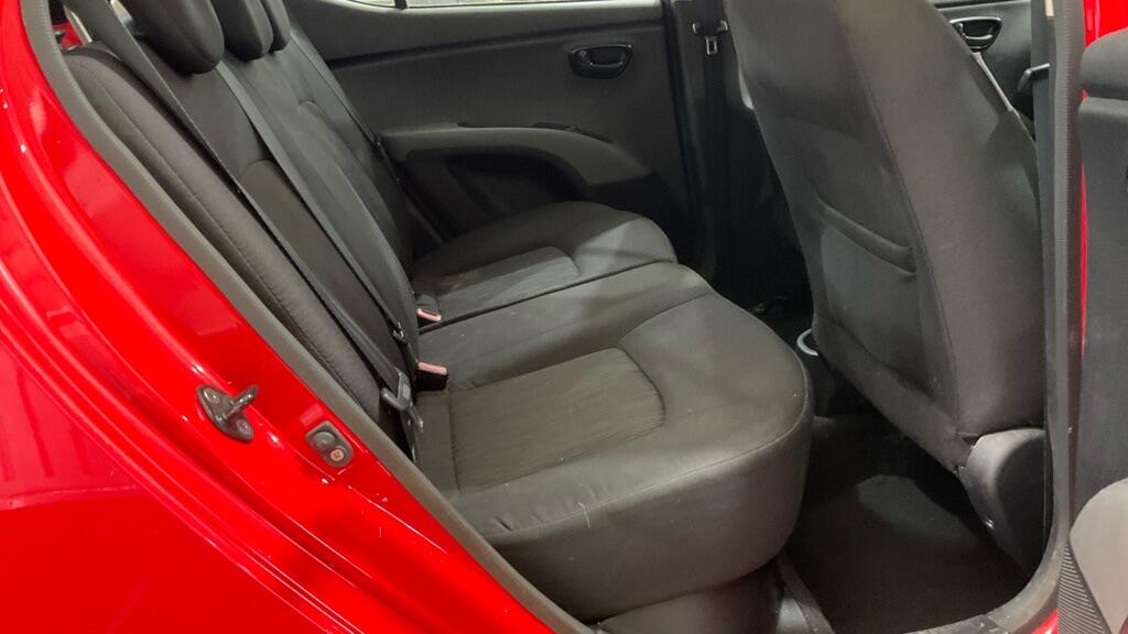 Hyundai i10 view 8