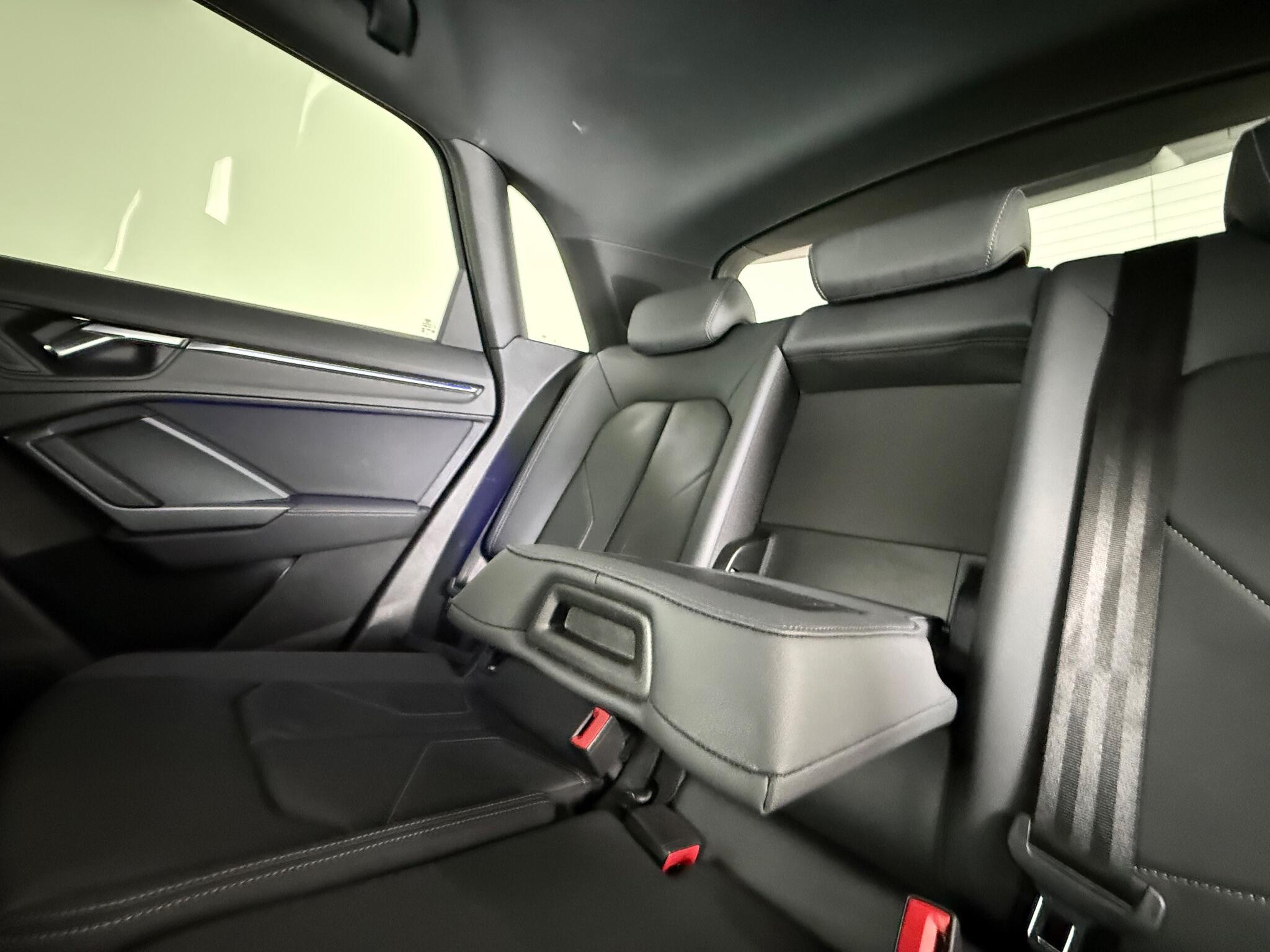 Audi Q3 view 17
