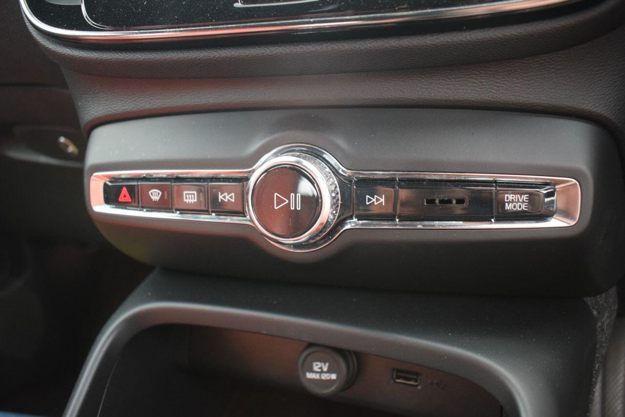 Volvo XC40 view 28