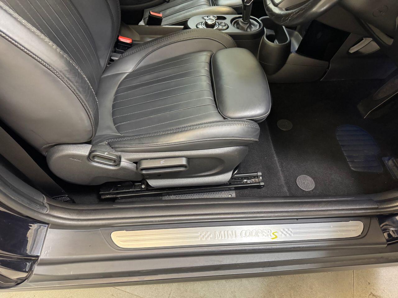 Mini Electric Hatch view 34