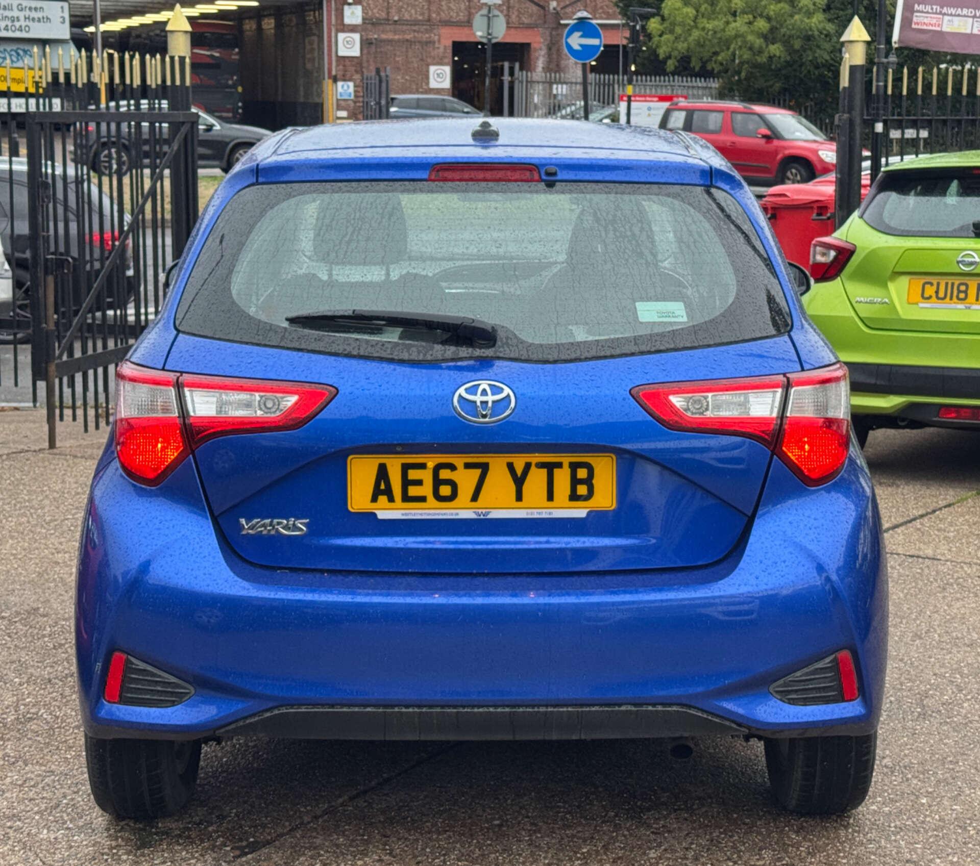 Toyota Yaris view 9