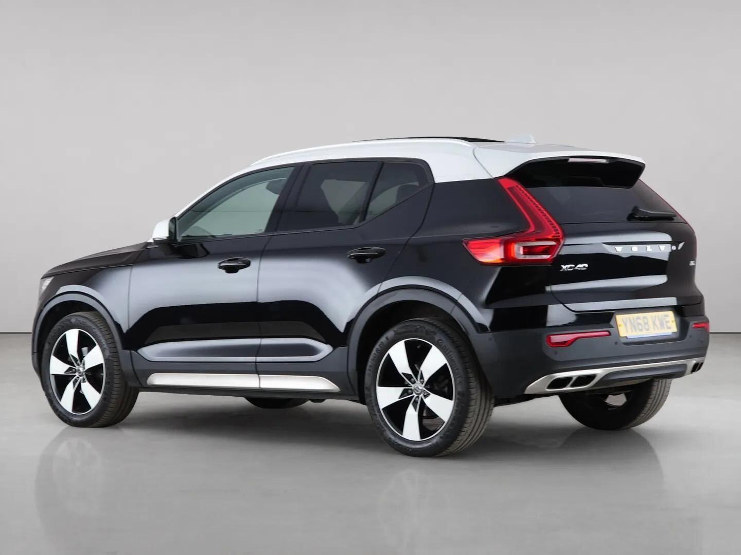 Volvo XC40 view 6