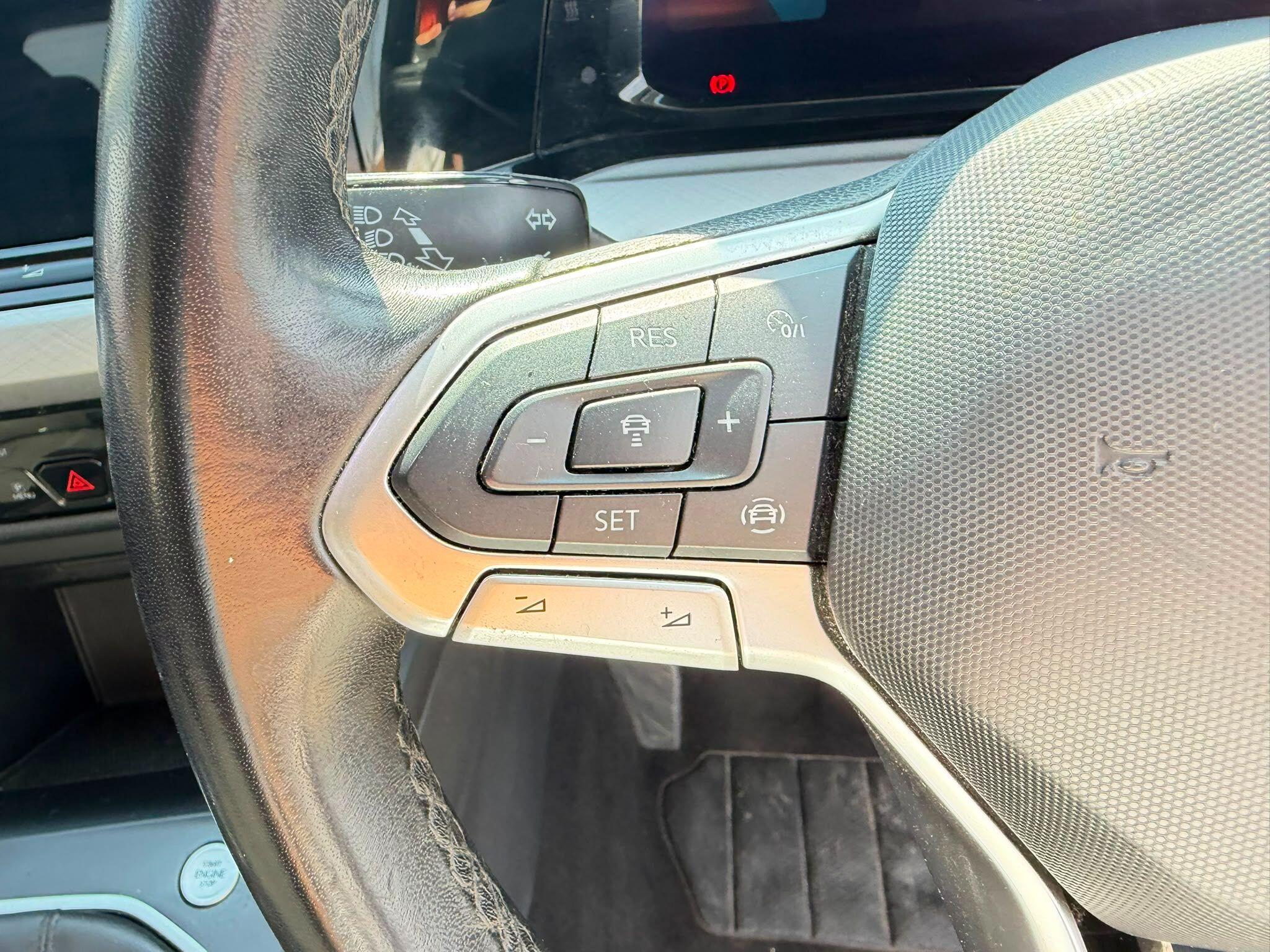 Volkswagen Golf view 24
