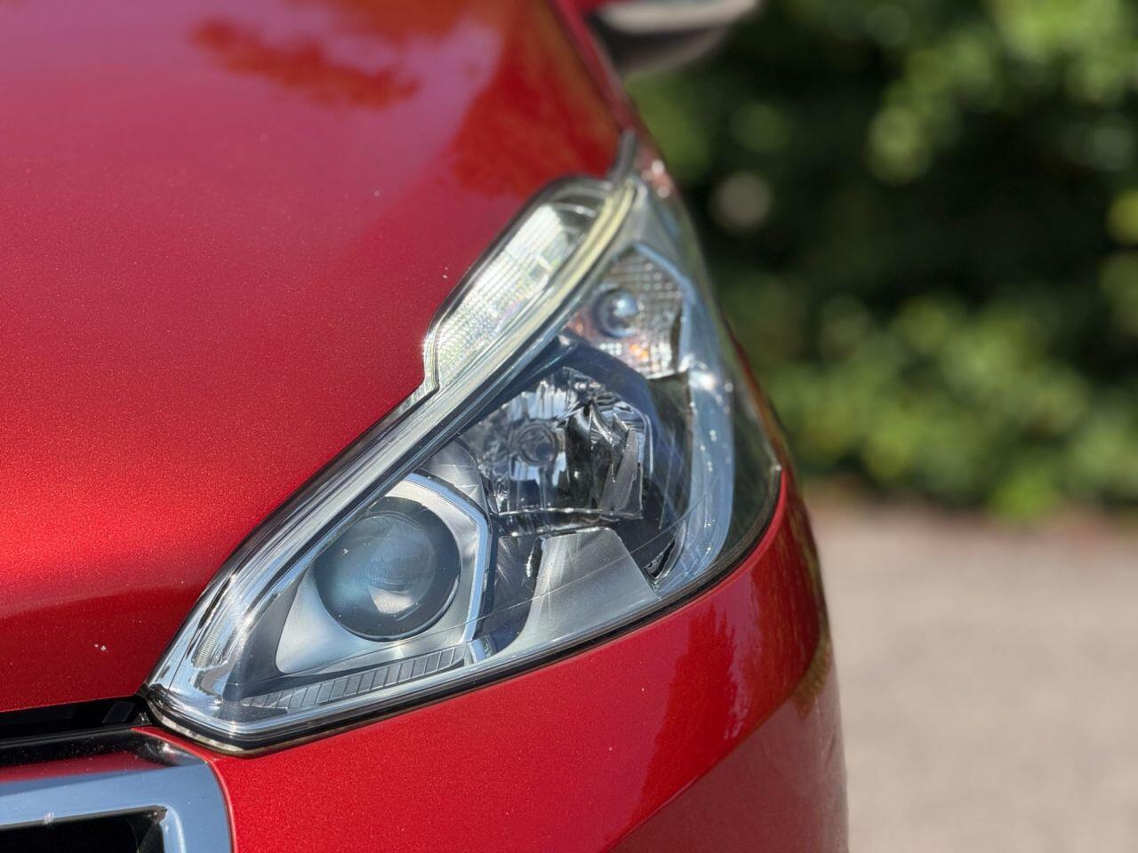 Peugeot 208 view 40