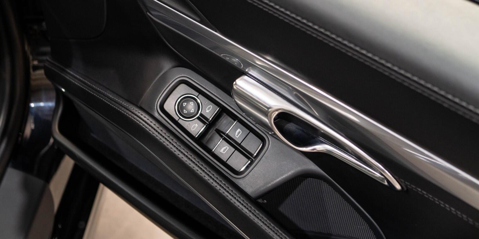 Porsche 911 view 24
