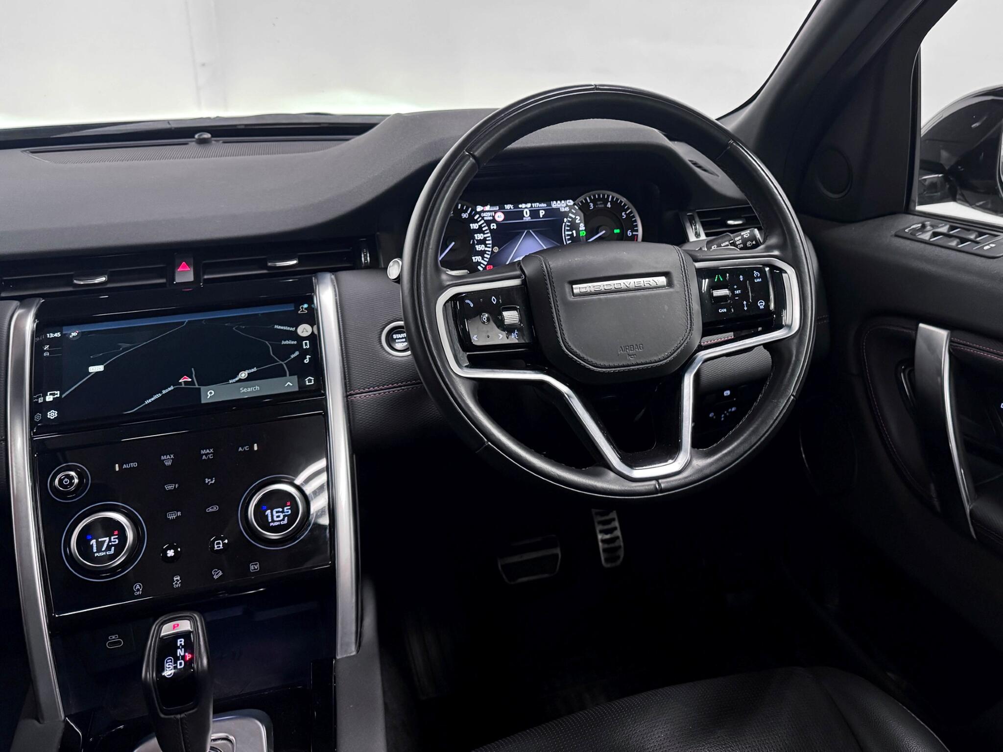 Land Rover Discovery Sport view 21