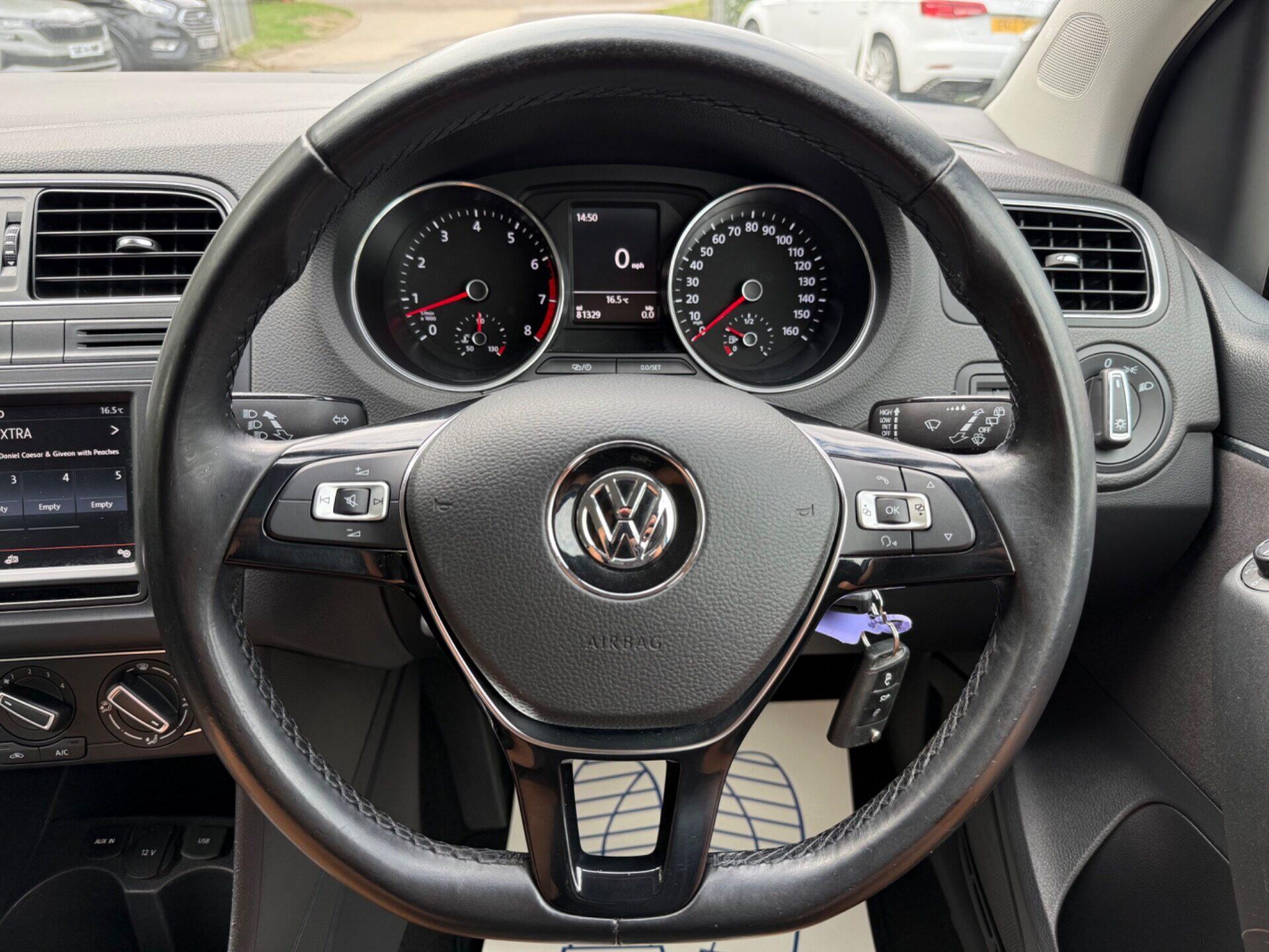 Volkswagen Polo view 4