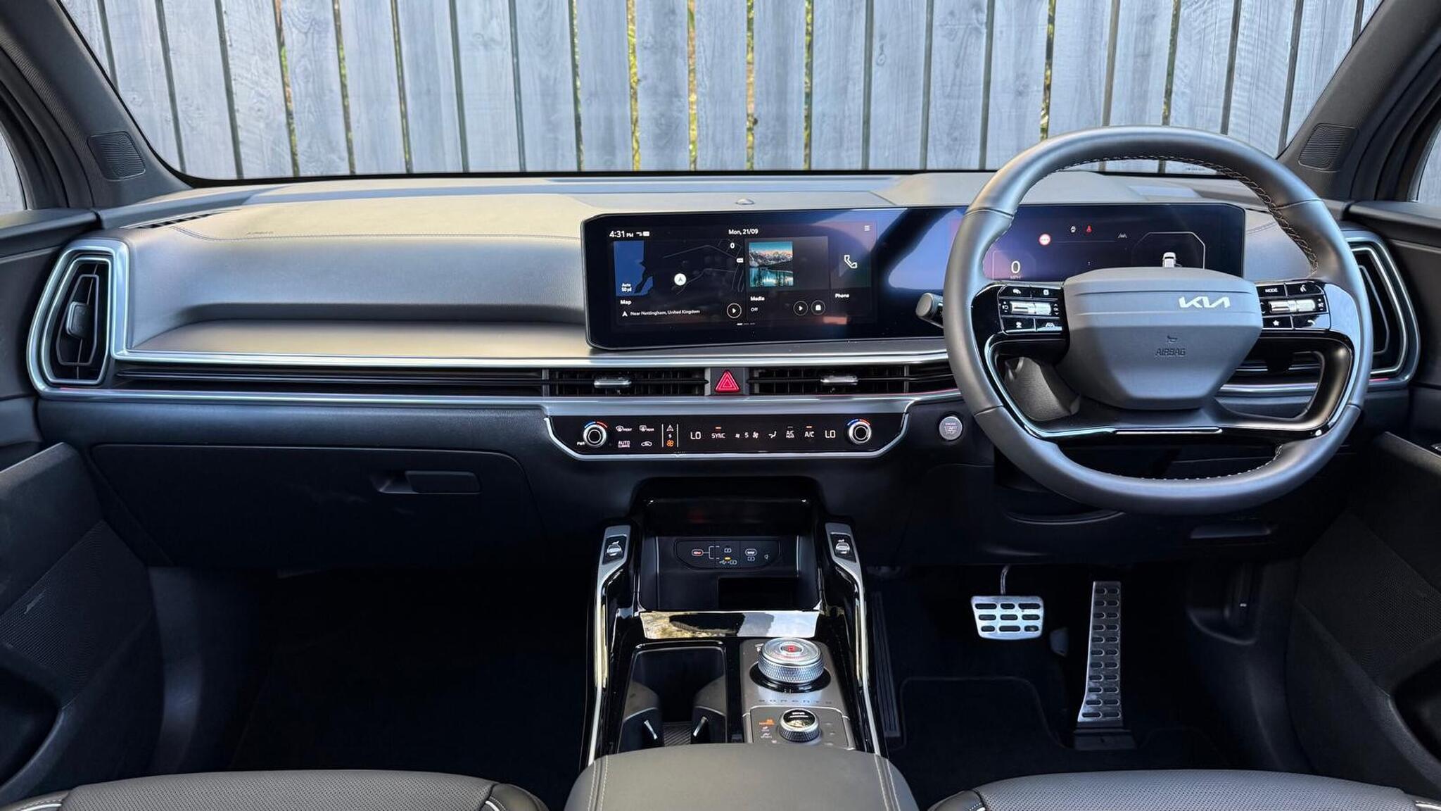 Kia Sorento view 13