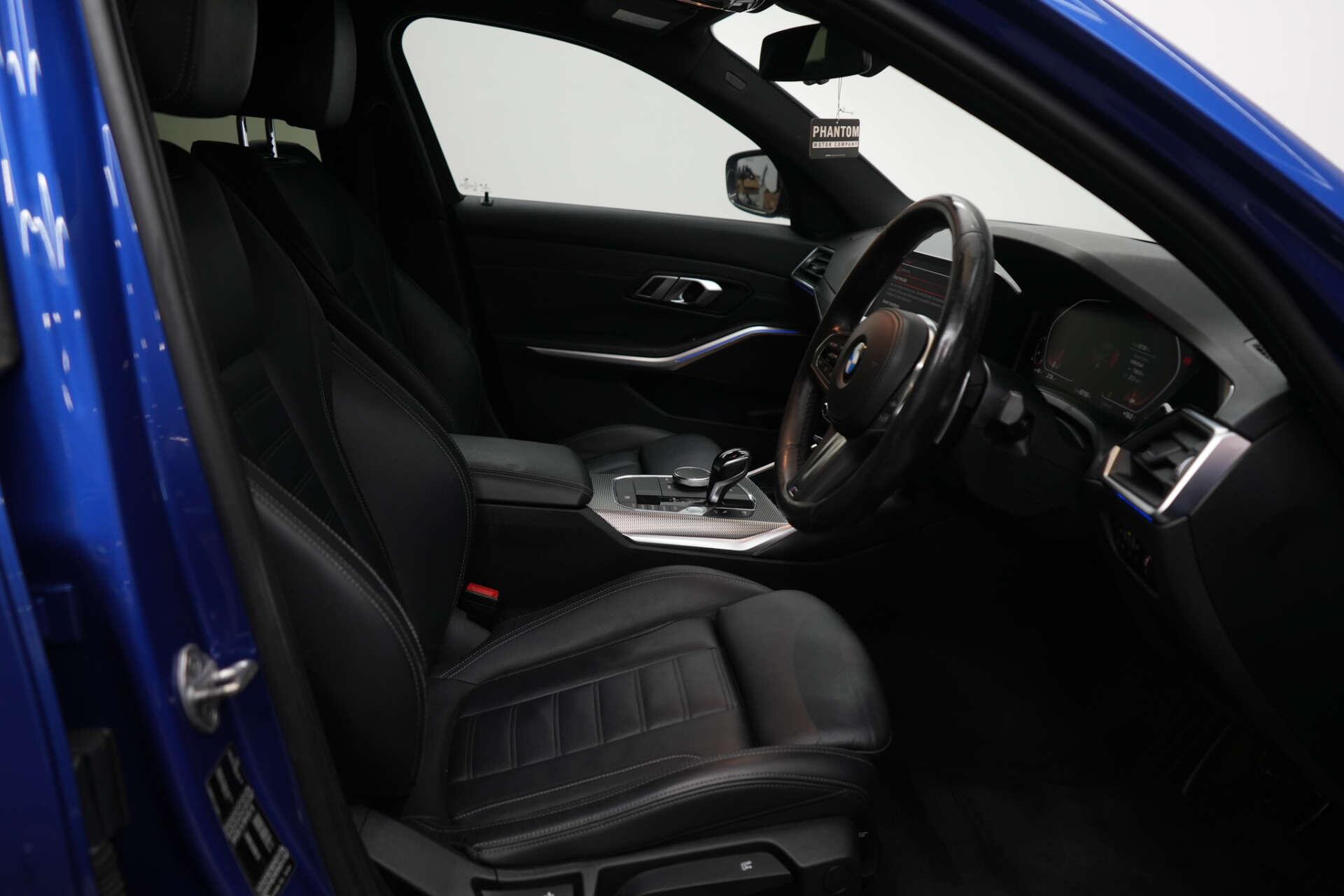 BMW 3 Series view 19