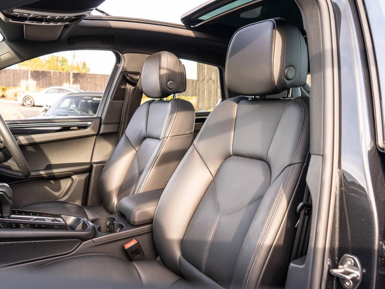 Porsche Macan view 32