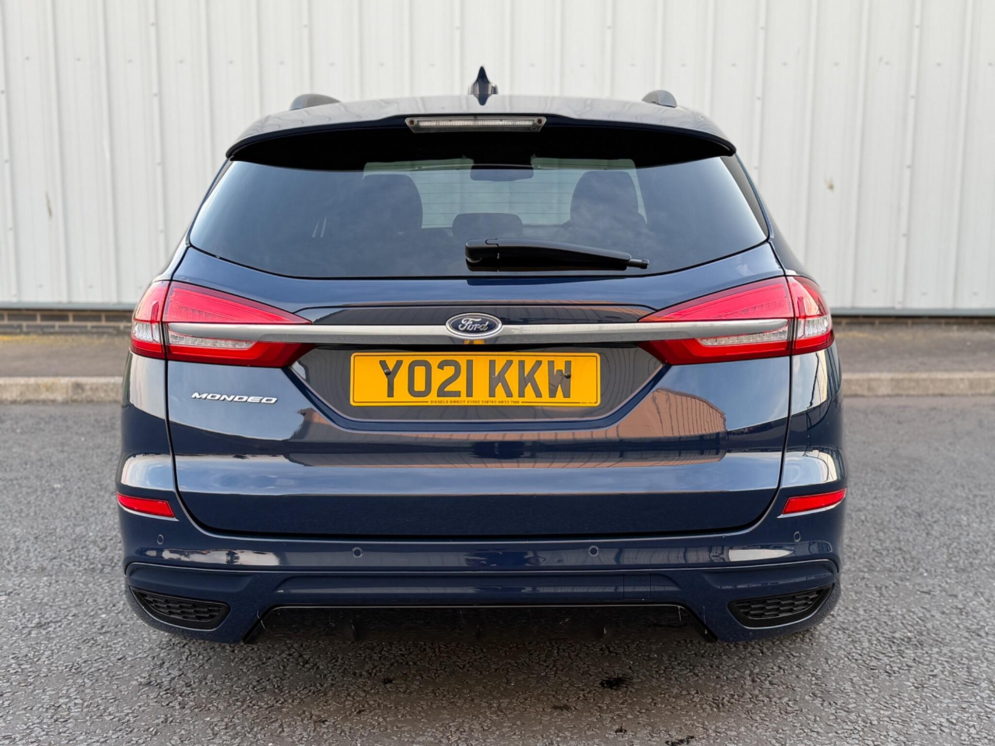 Ford Mondeo view 54