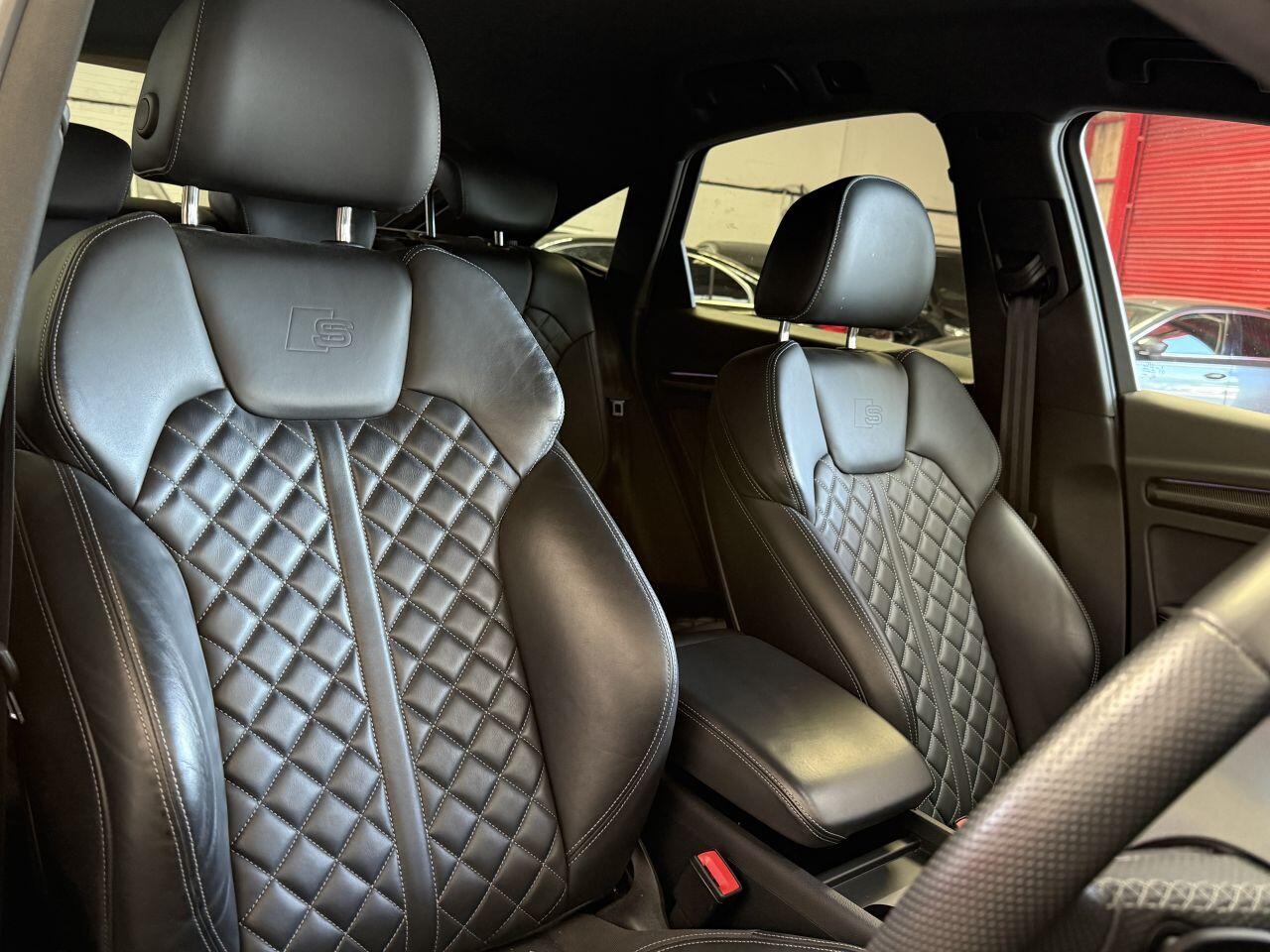 Audi SQ5 view 32