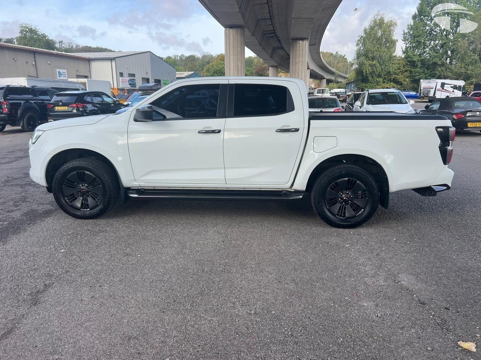 Isuzu D-Max view 5