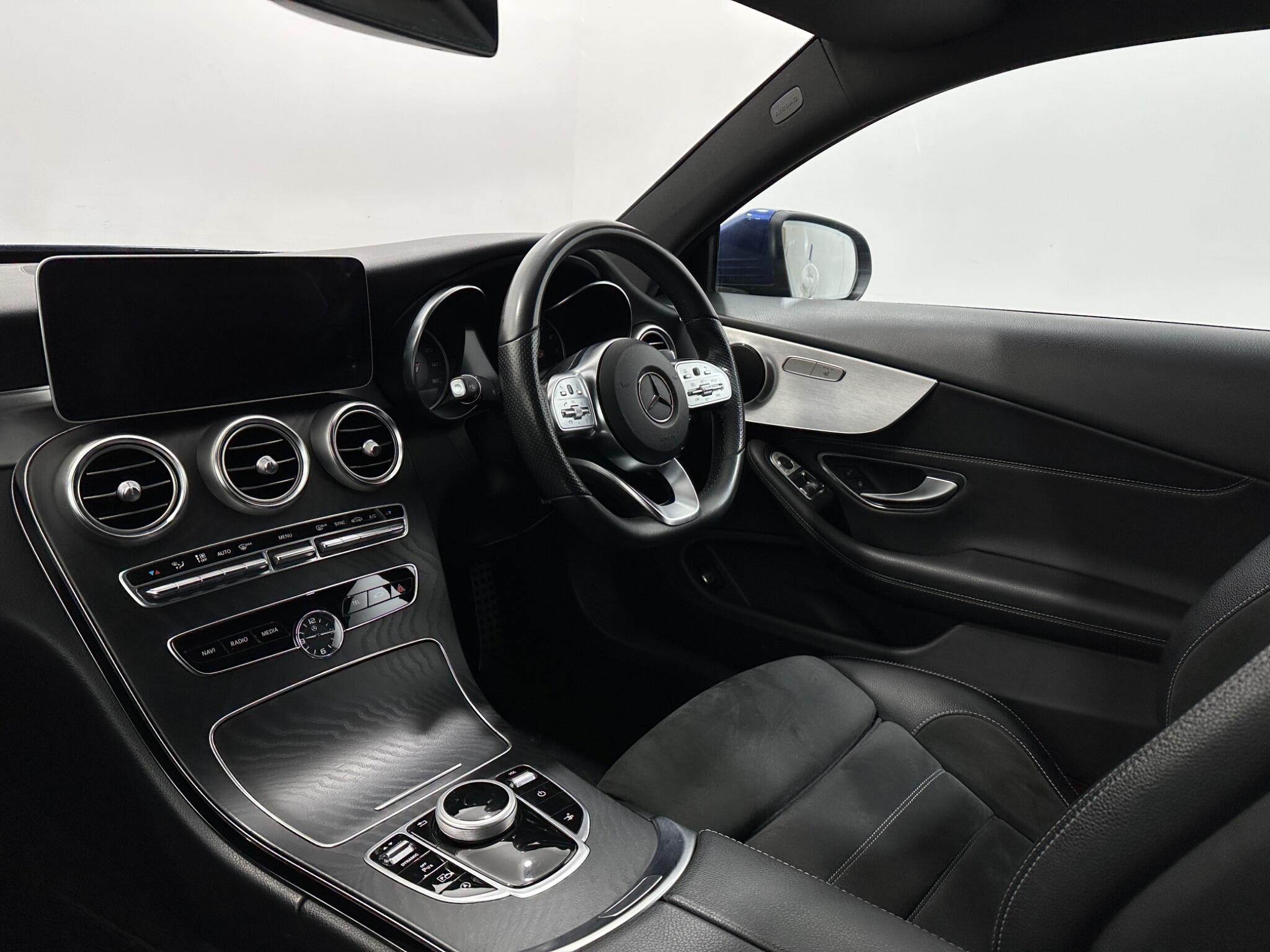 Mercedes-Benz C-Class view 32