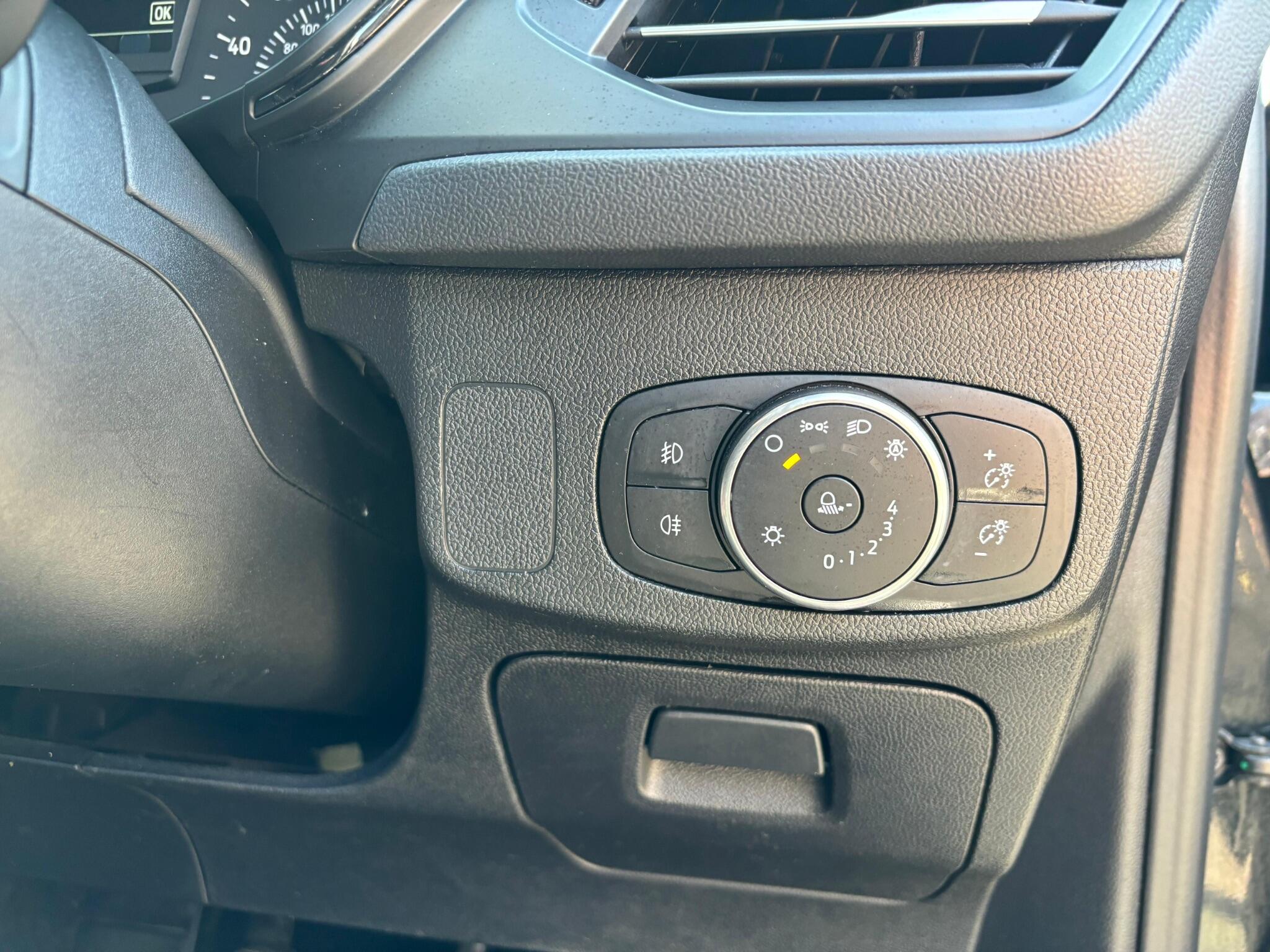 Ford Focus view 11