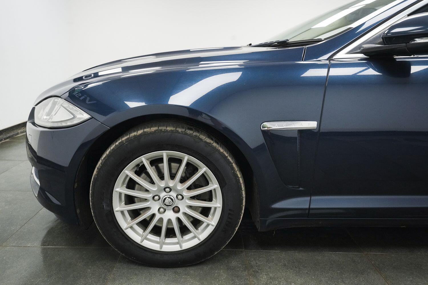 Jaguar XF view 6