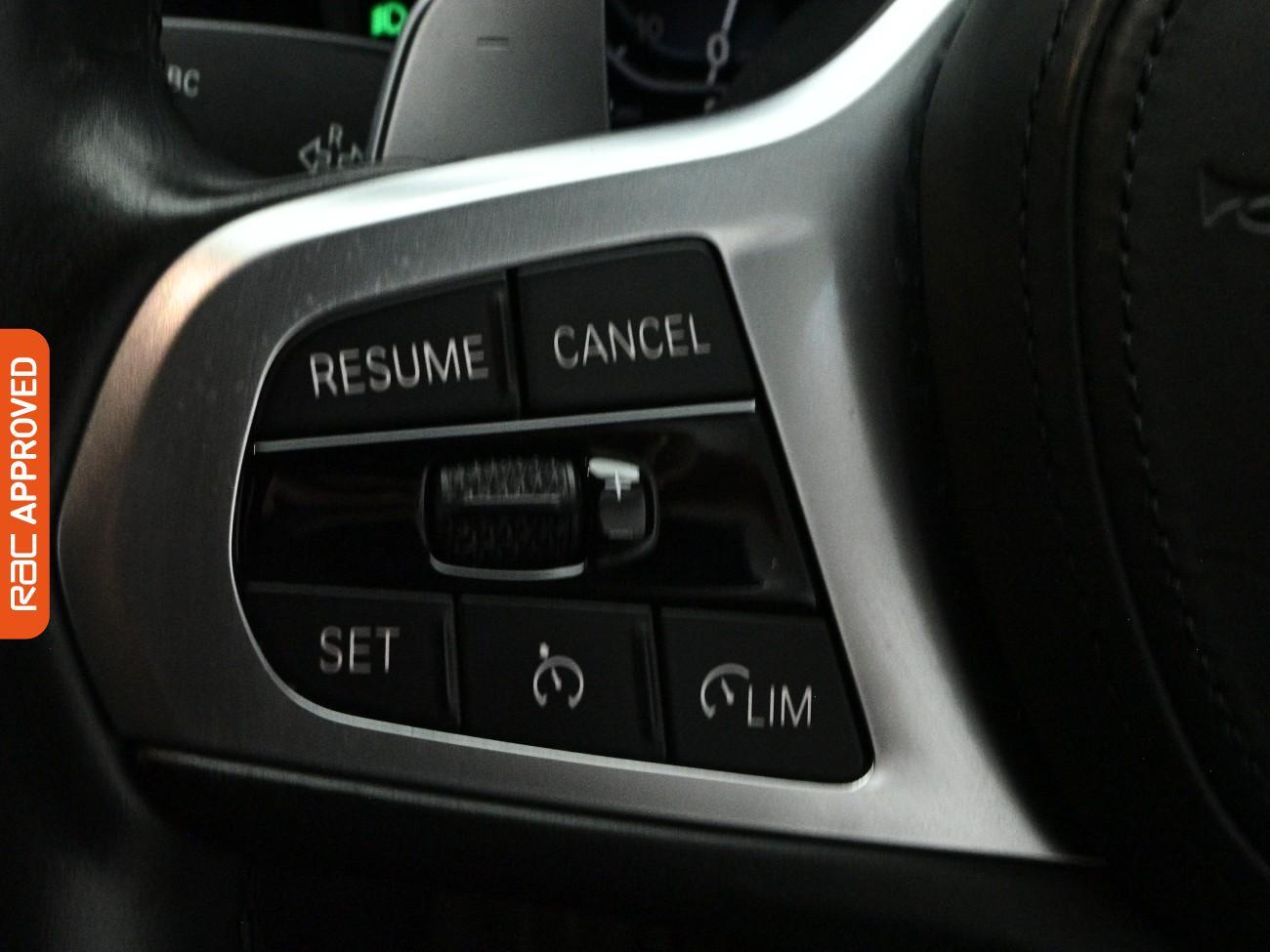BMW 3 Series view 25