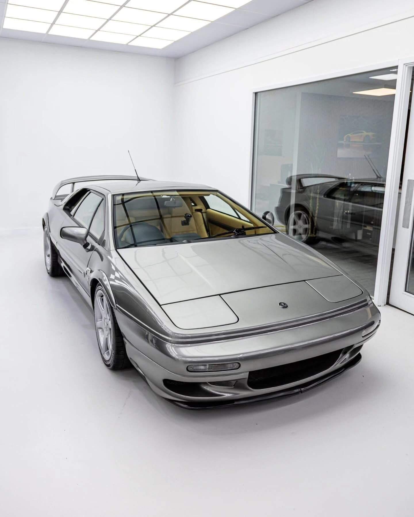 Lotus Esprit