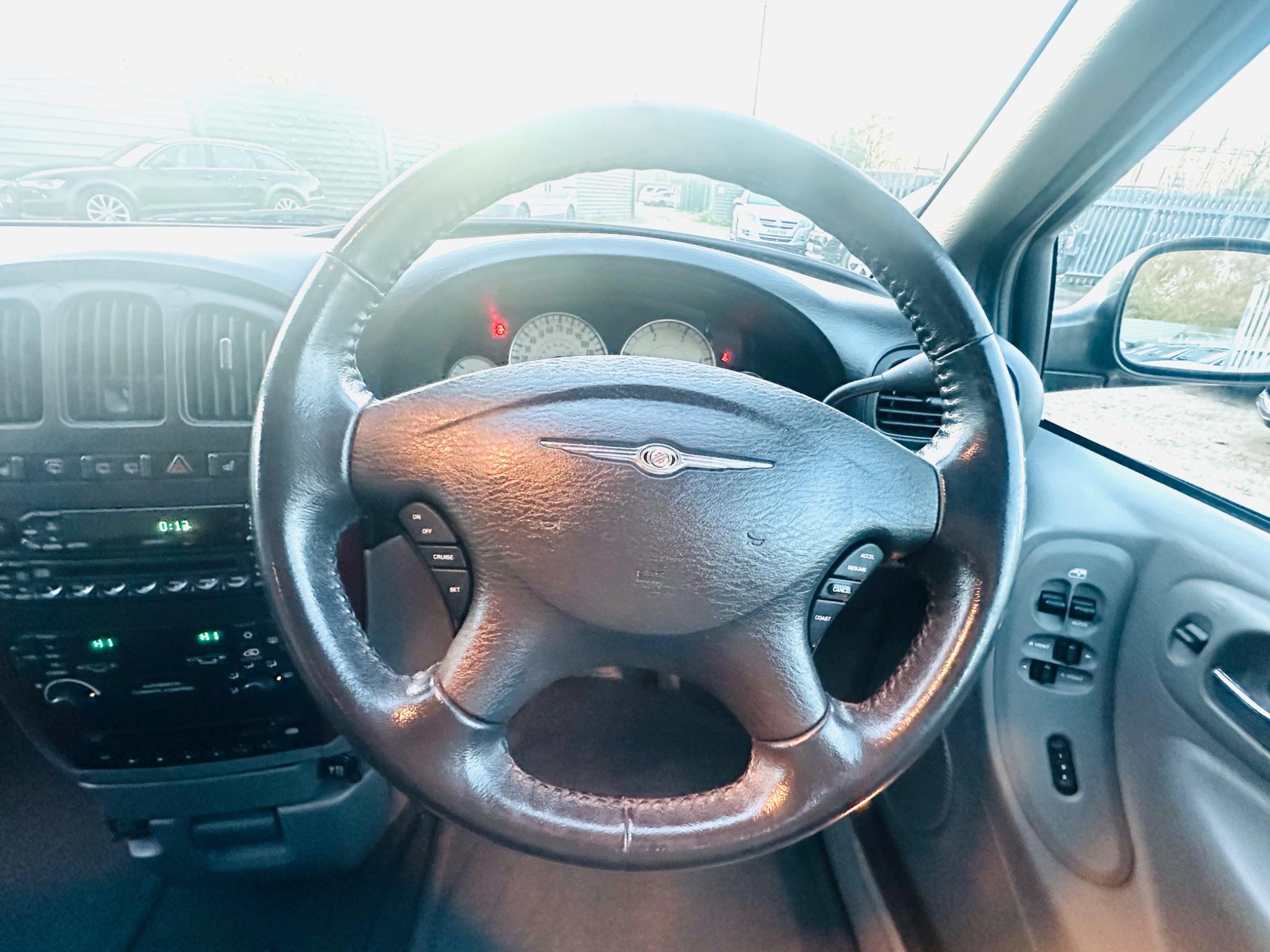 Chrysler Grand Voyager view 23