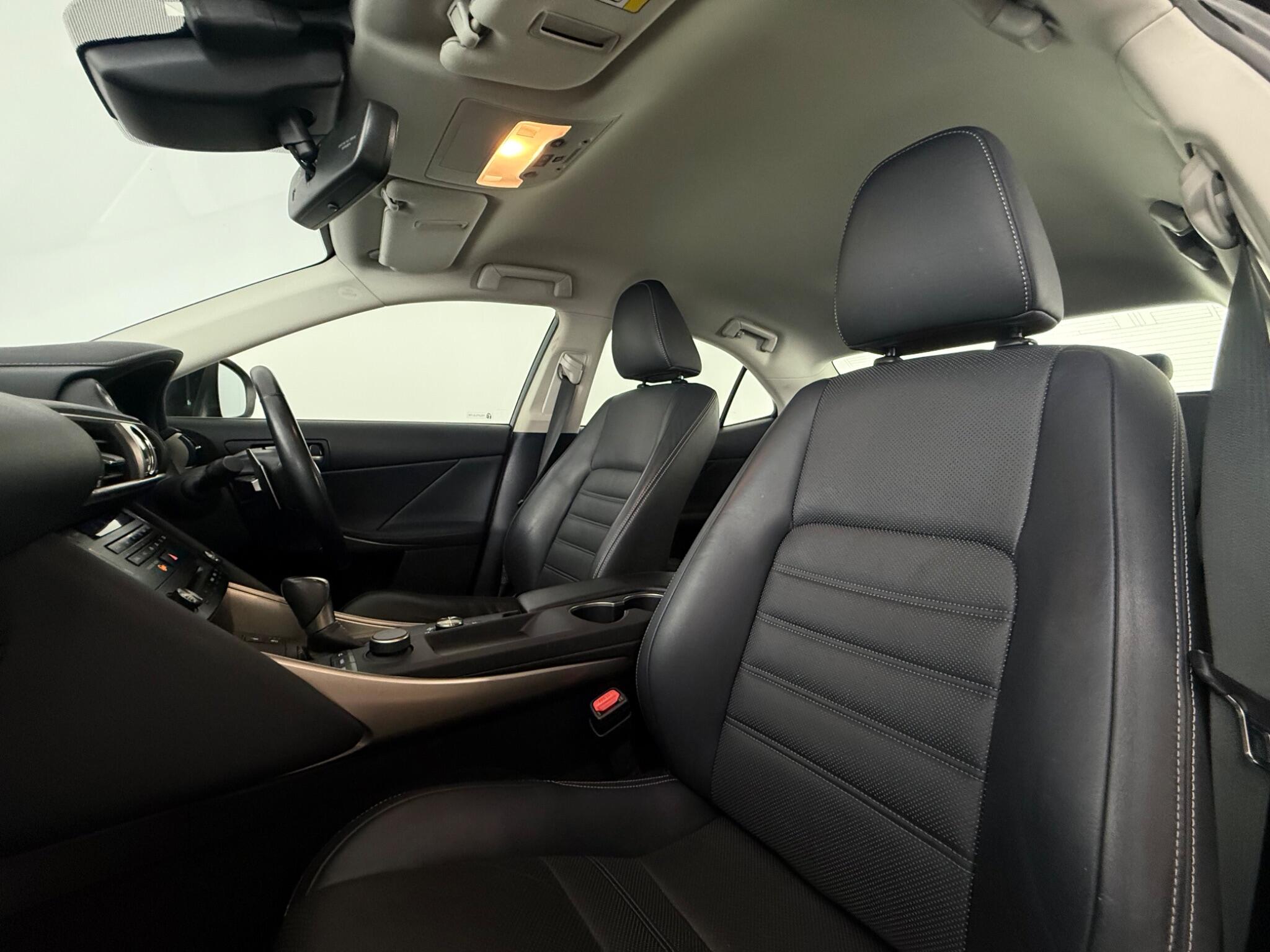 Lexus Is view 31