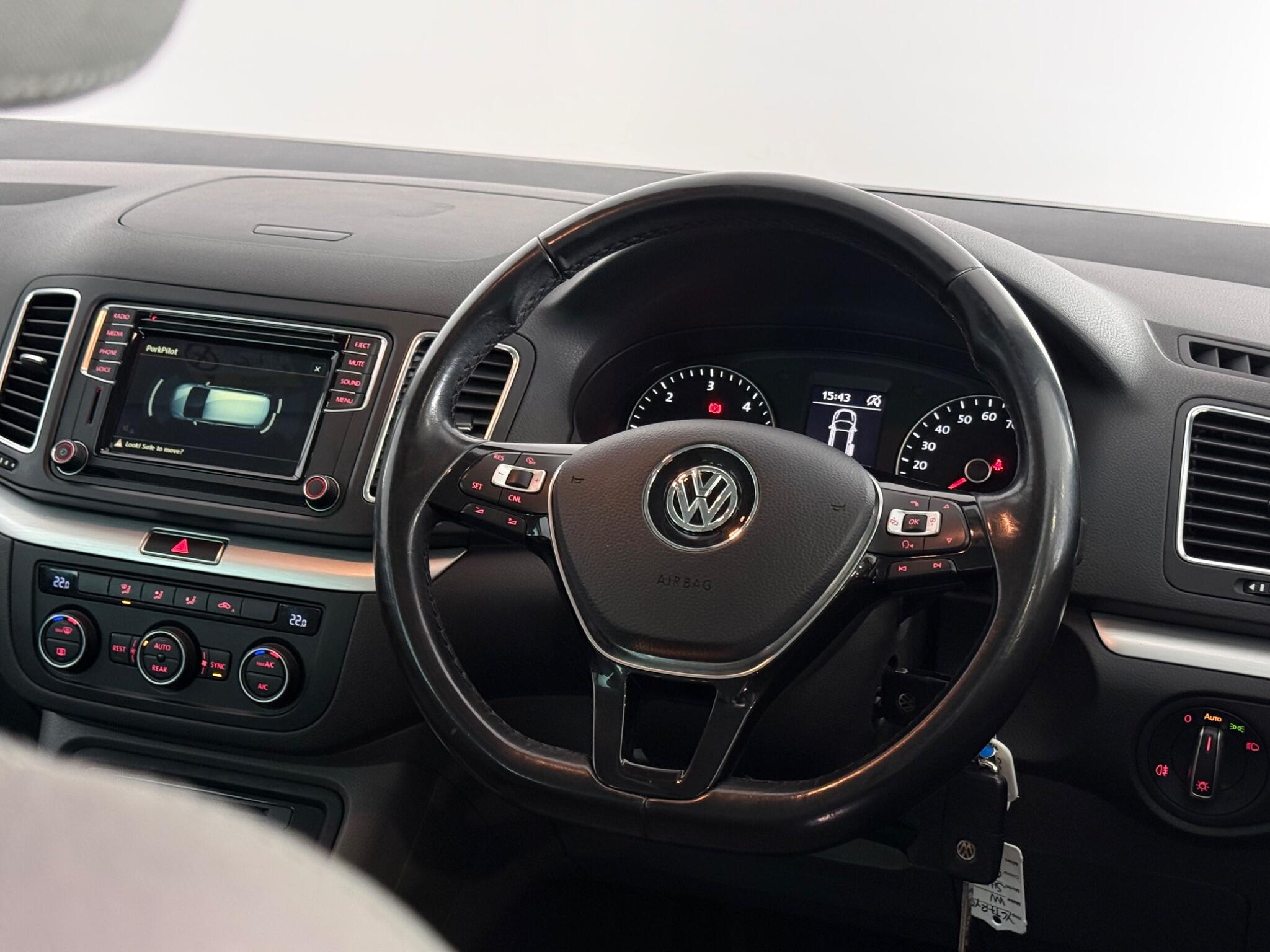 Volkswagen Sharan view 13