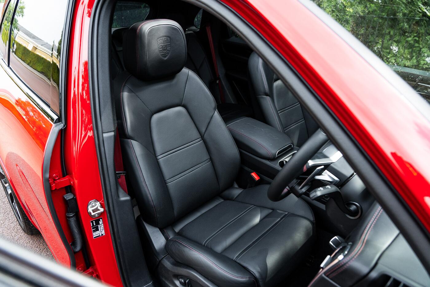 Porsche Cayenne view 26