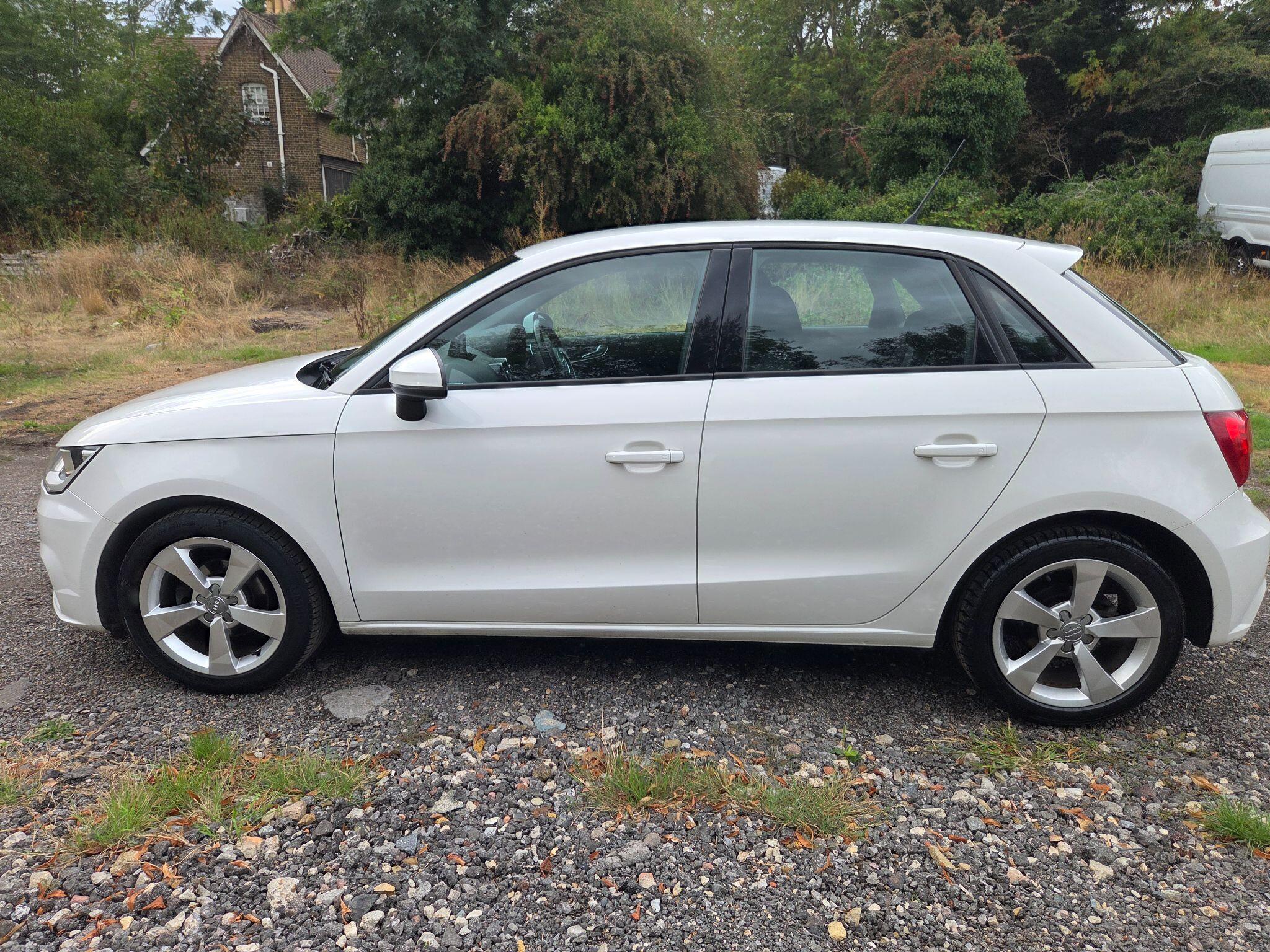 Audi A1 view 8