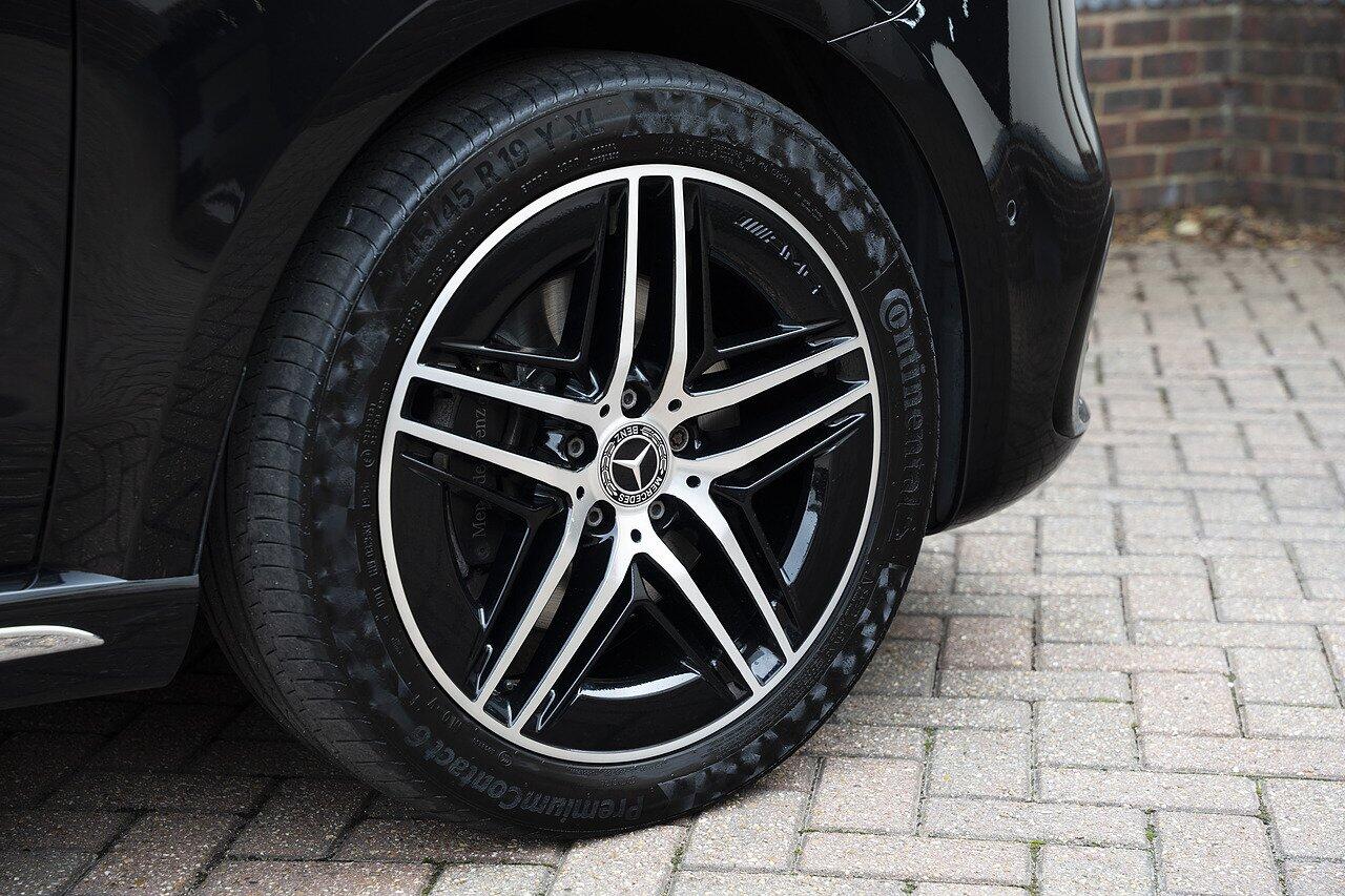 Mercedes-Benz V-Class view 7