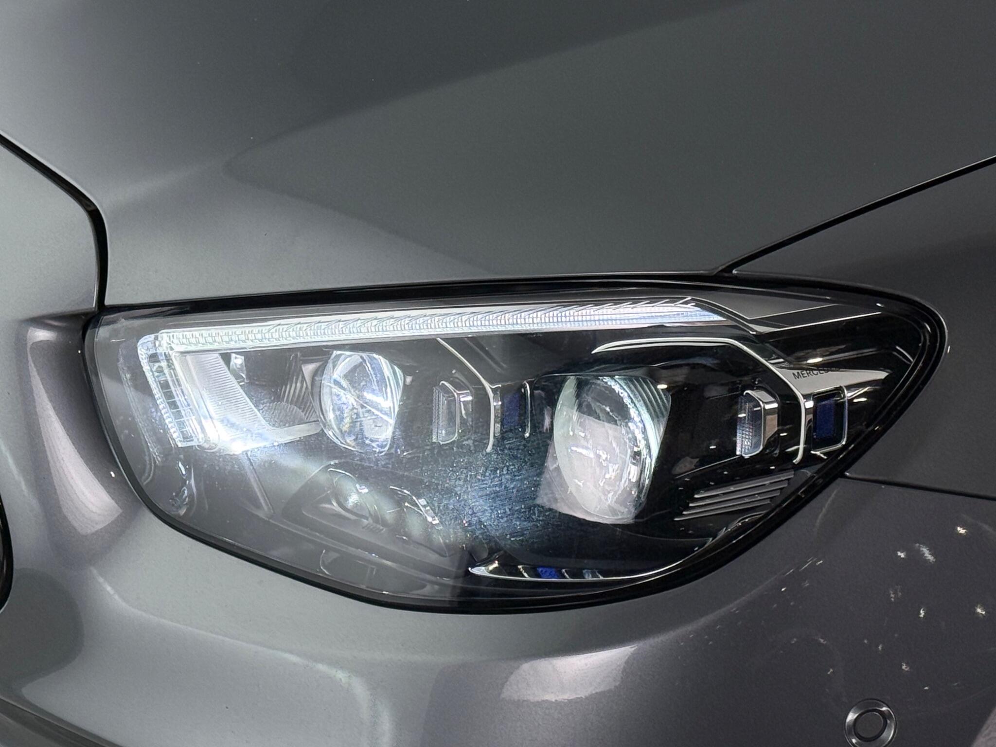 Mercedes-Benz E-Class view 13