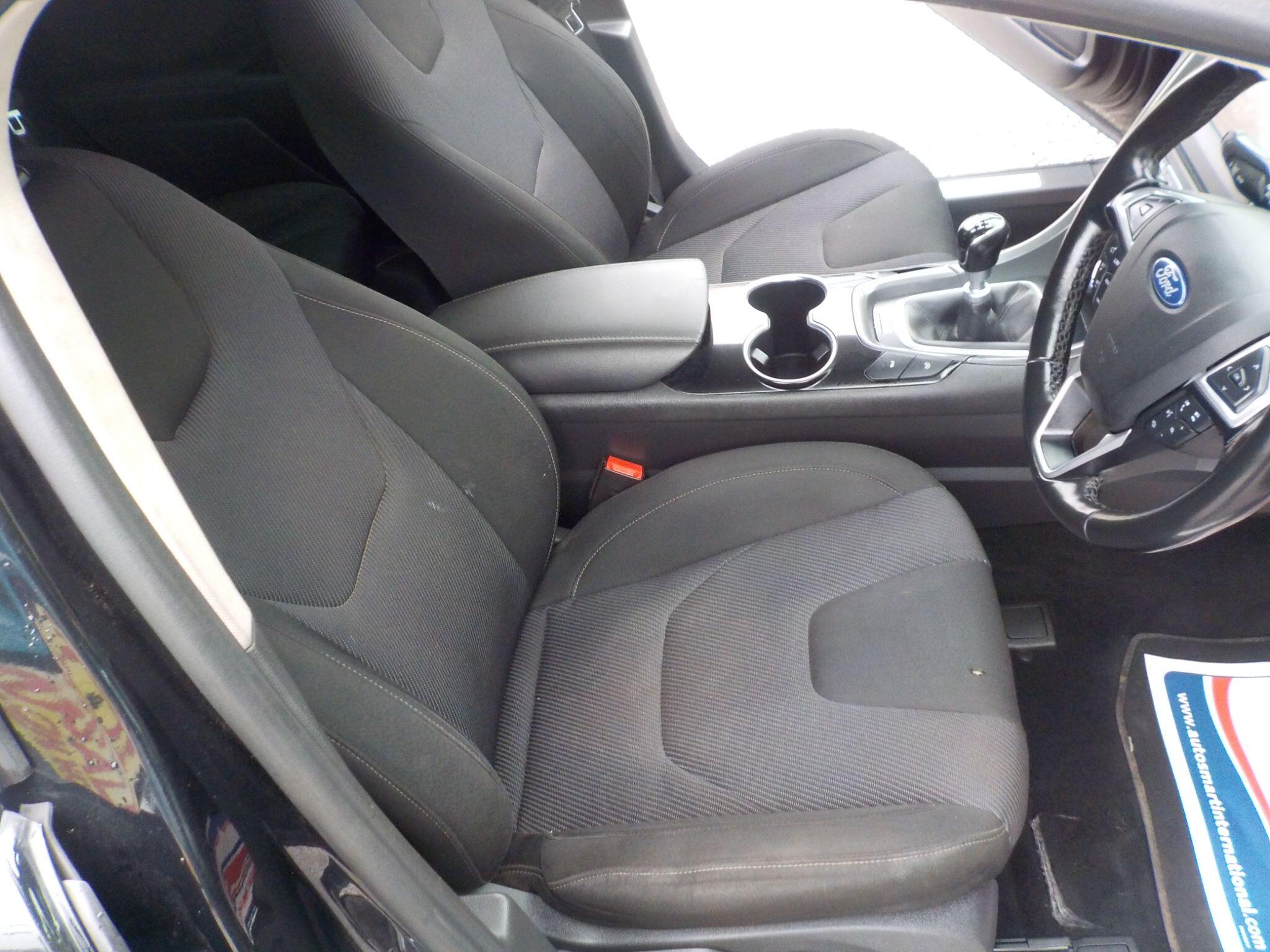 Ford Mondeo 2.0 TDCi Titanium Euro 6 (s/s) 5dr